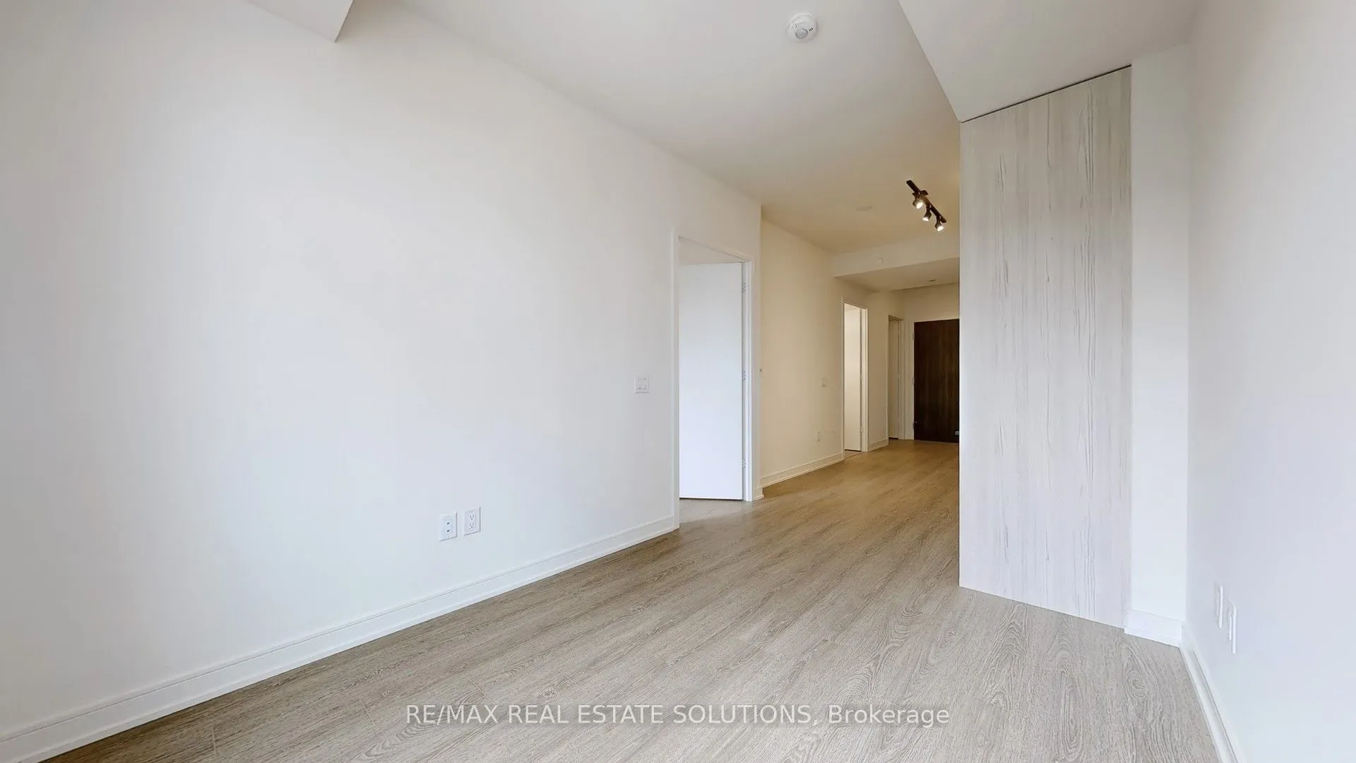 425 Front Street E, #411