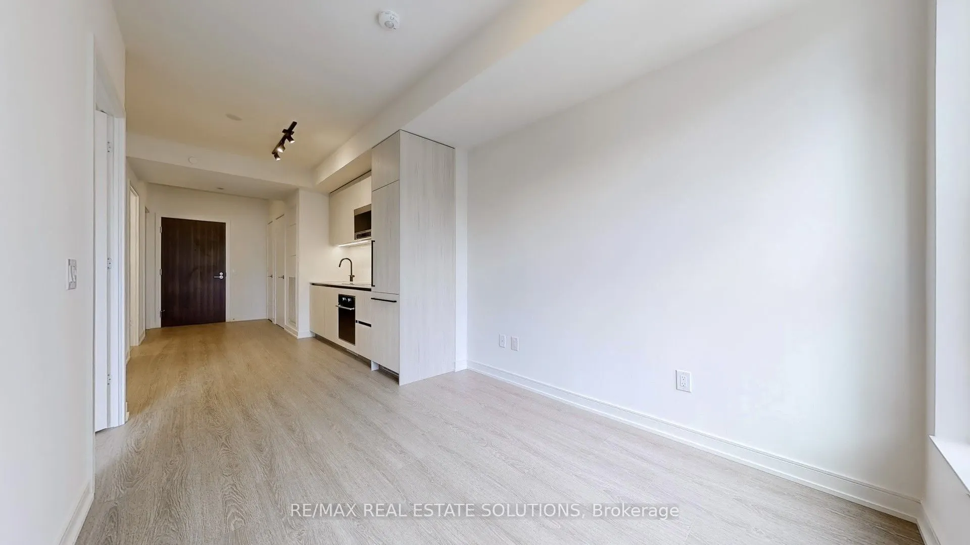 425 Front Street E, #411