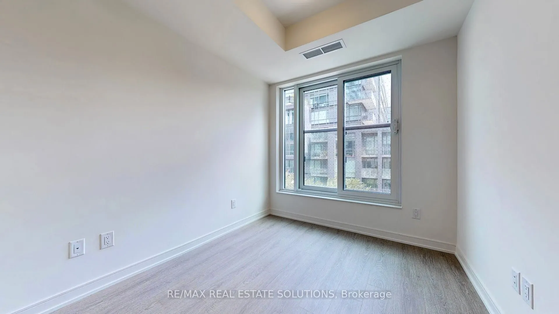425 Front Street E, #411