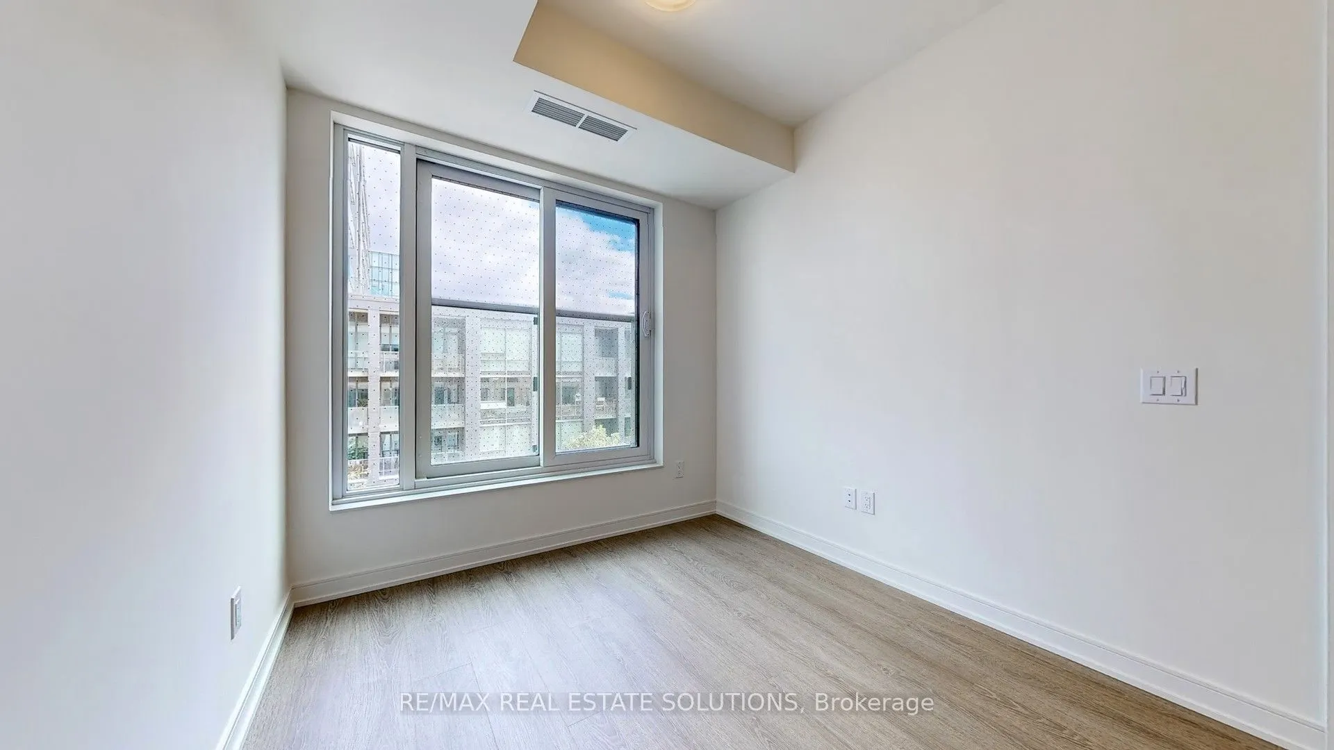 425 Front Street E, #411