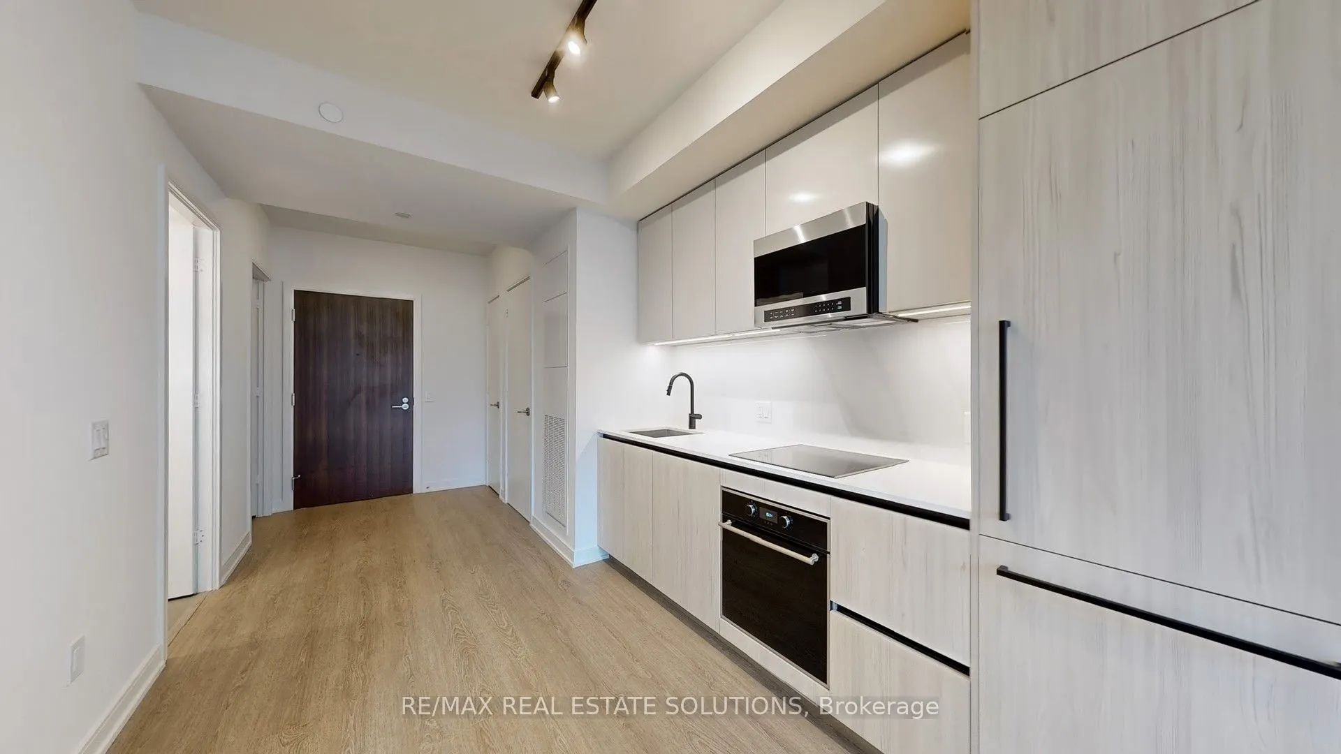 425 Front Street E, #411