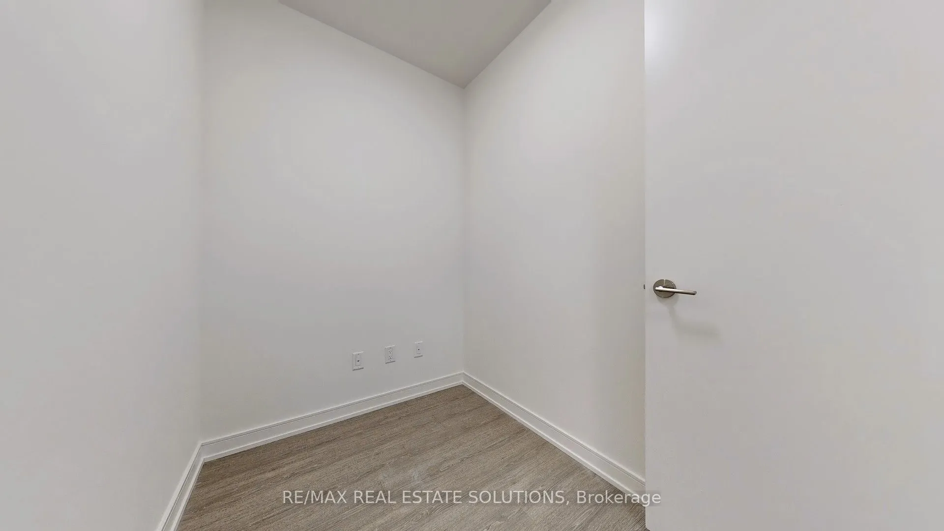 425 Front Street E, #411