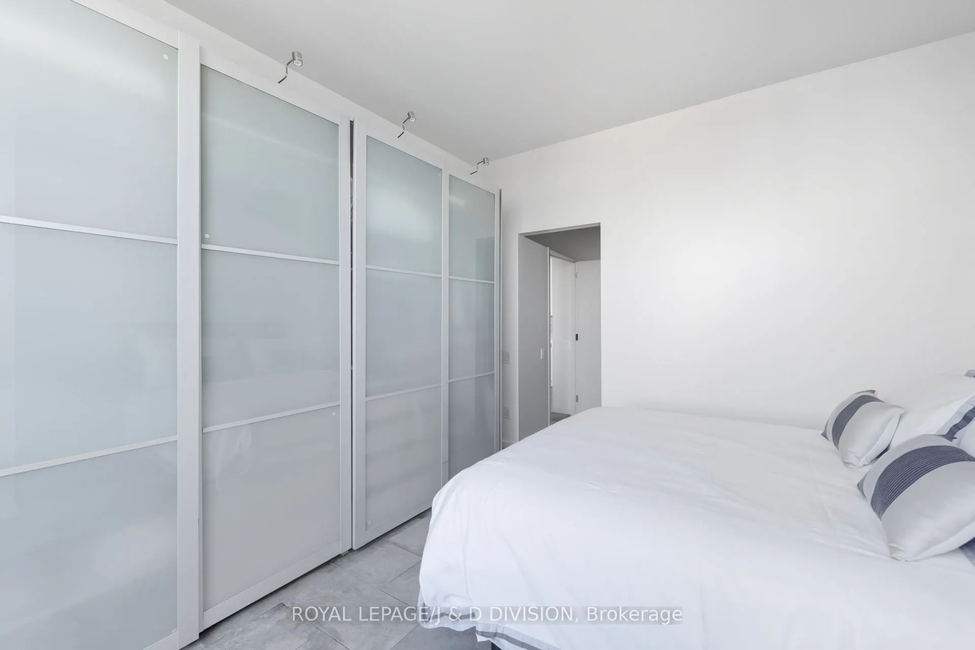 160 Baldwin Street, #610