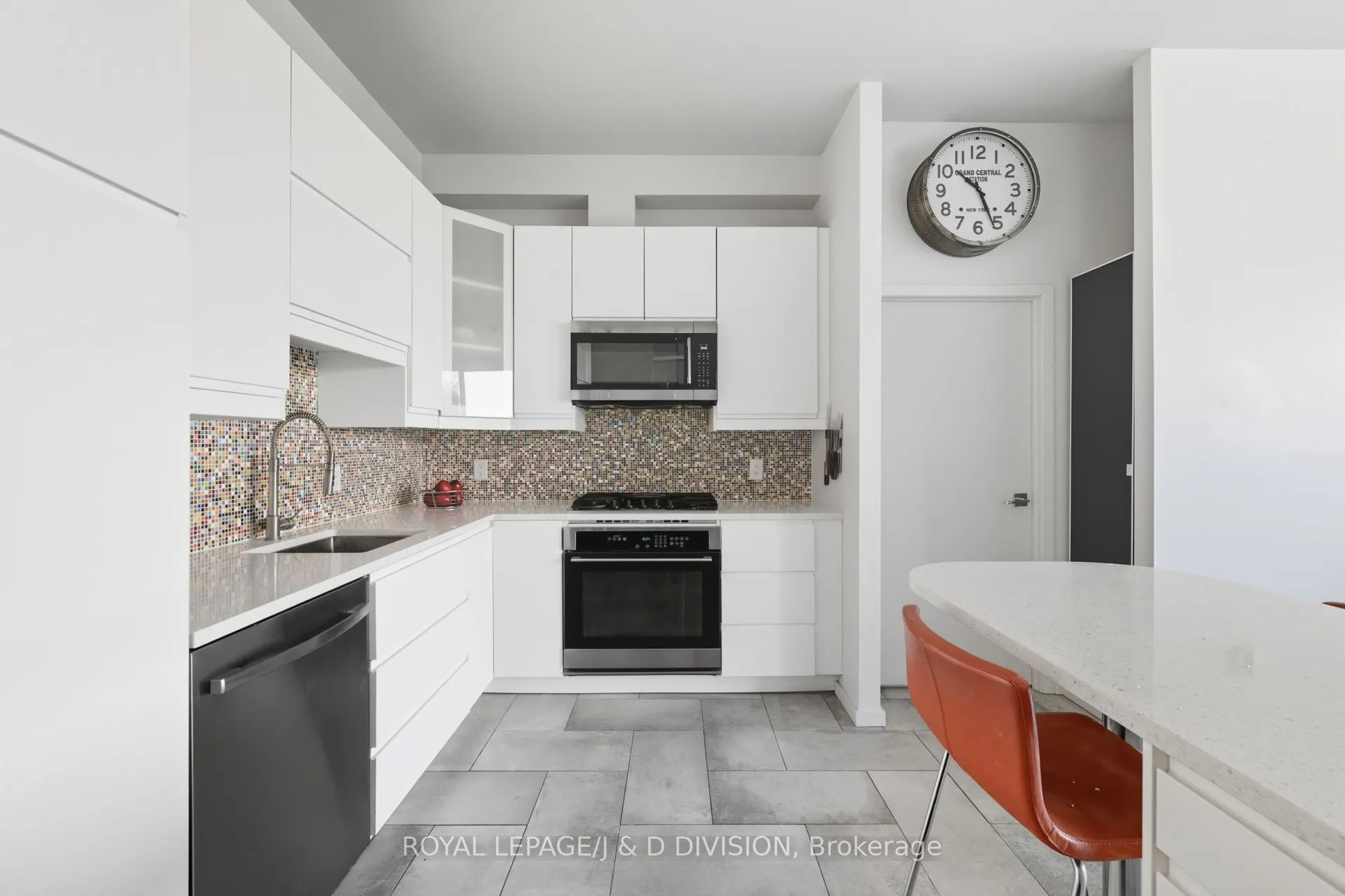 160 Baldwin Street, #610