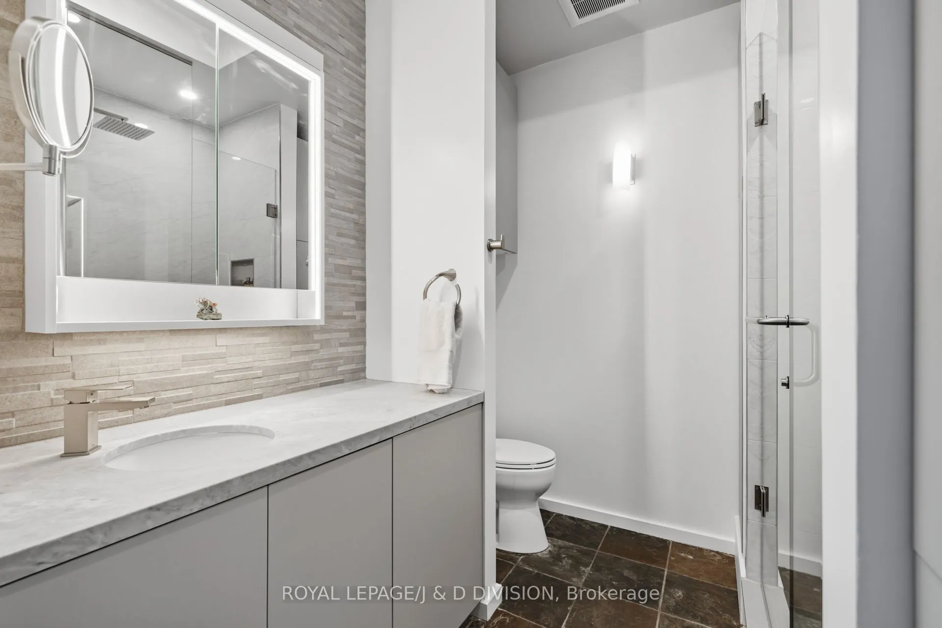 160 Baldwin Street, #610
