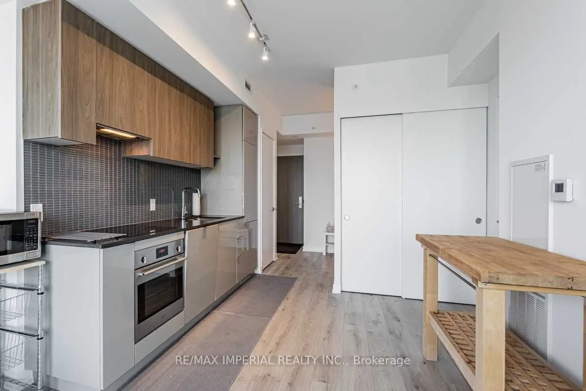 161 Roehampton Avenue W, #3711