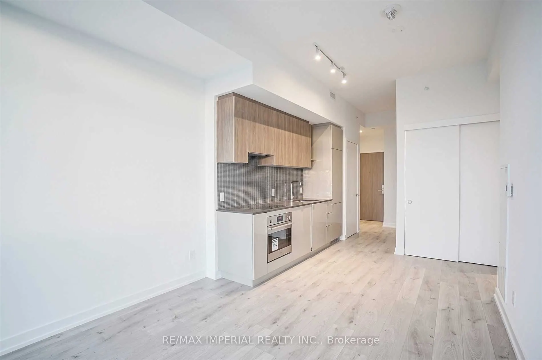 161 Roehampton Avenue W, #3711