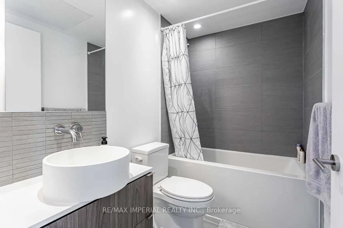 161 Roehampton Avenue W, #3711