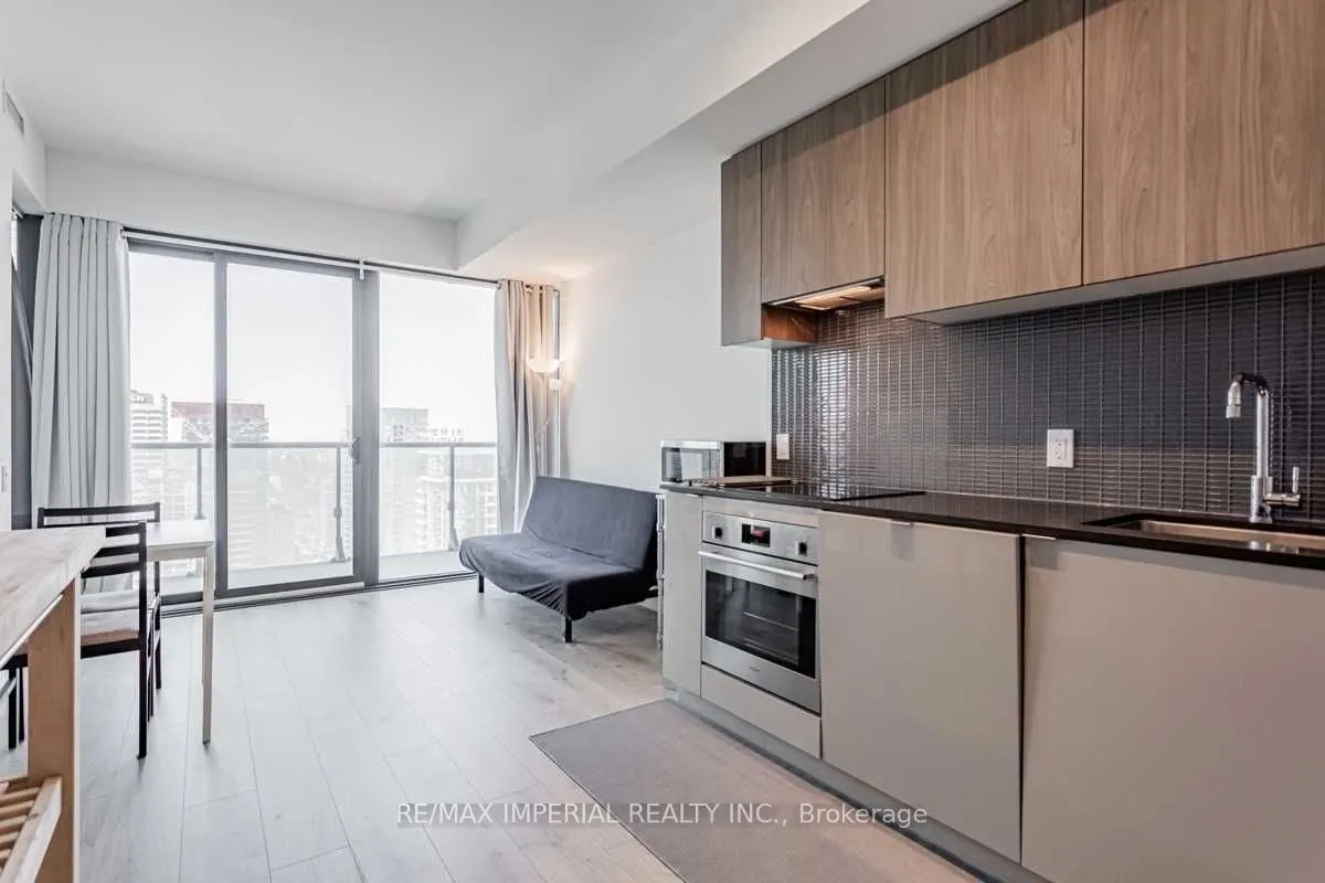 161 Roehampton Avenue W, #3711