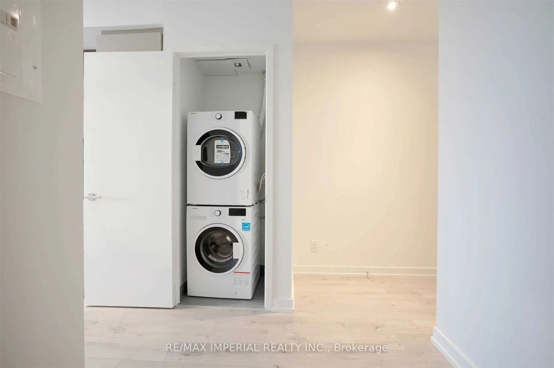 161 Roehampton Avenue W, #3711