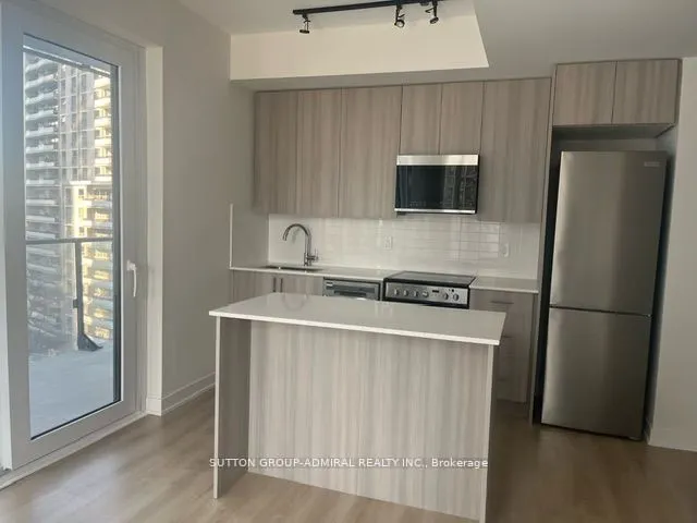 15 Ellerslie Avenue, #602