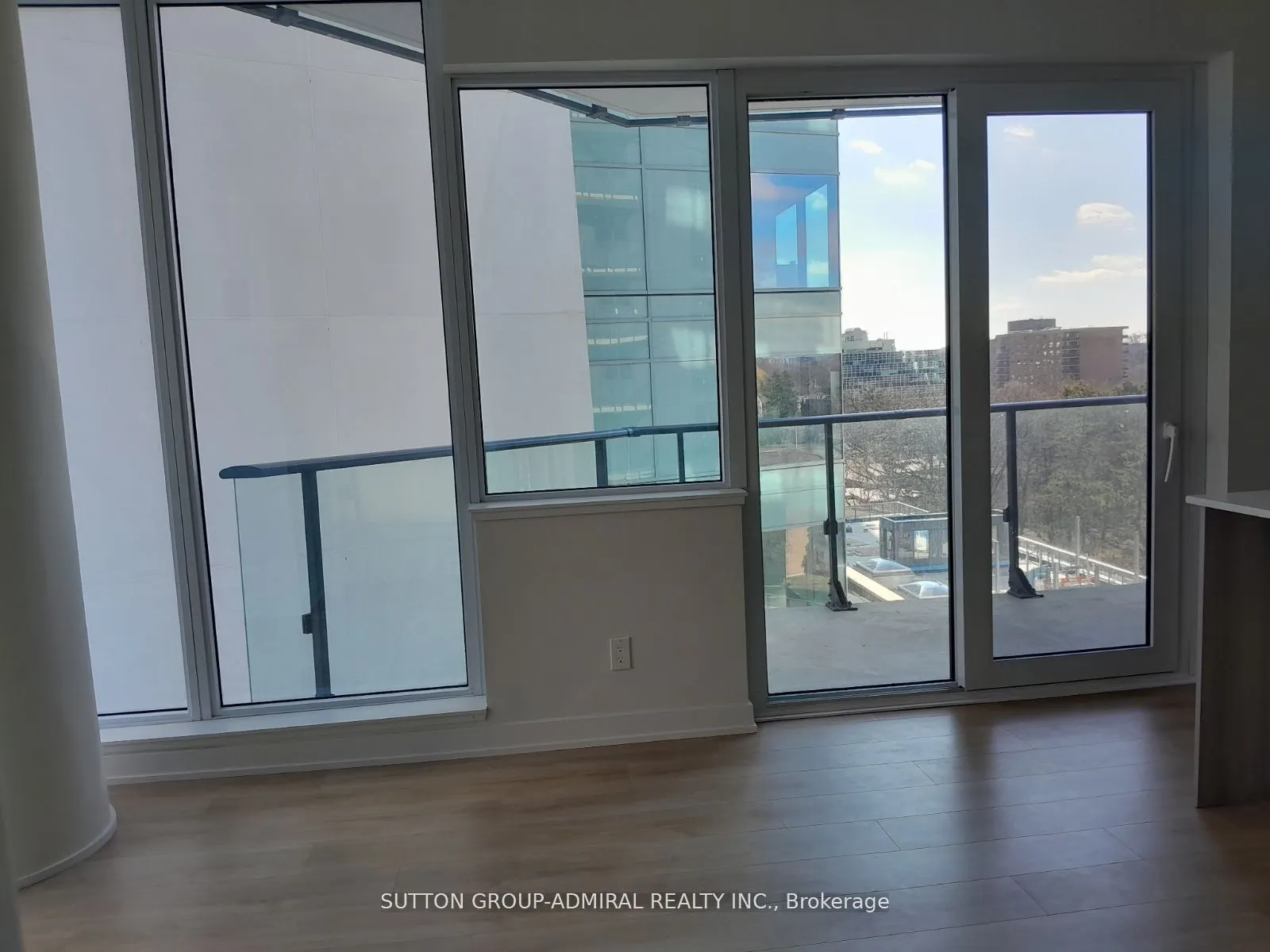 15 Ellerslie Avenue, #602