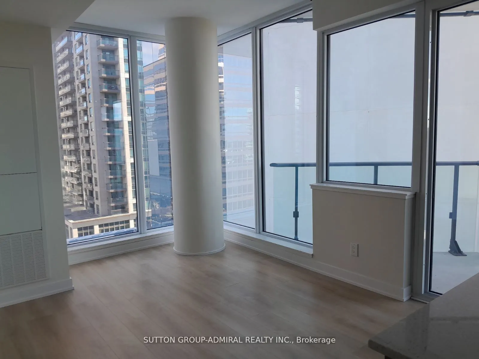 15 Ellerslie Avenue, #602
