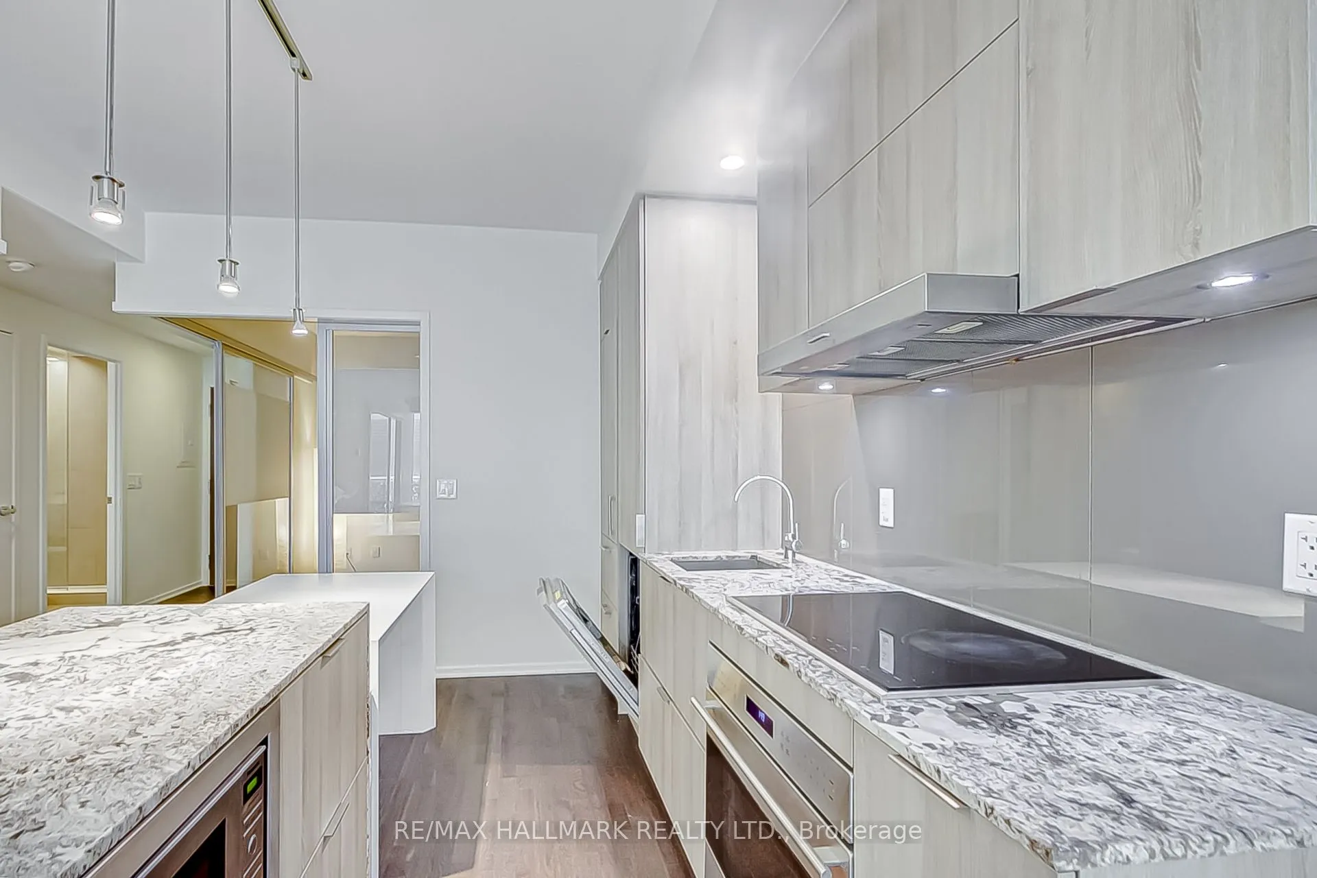 1 Bloor Street E, #314