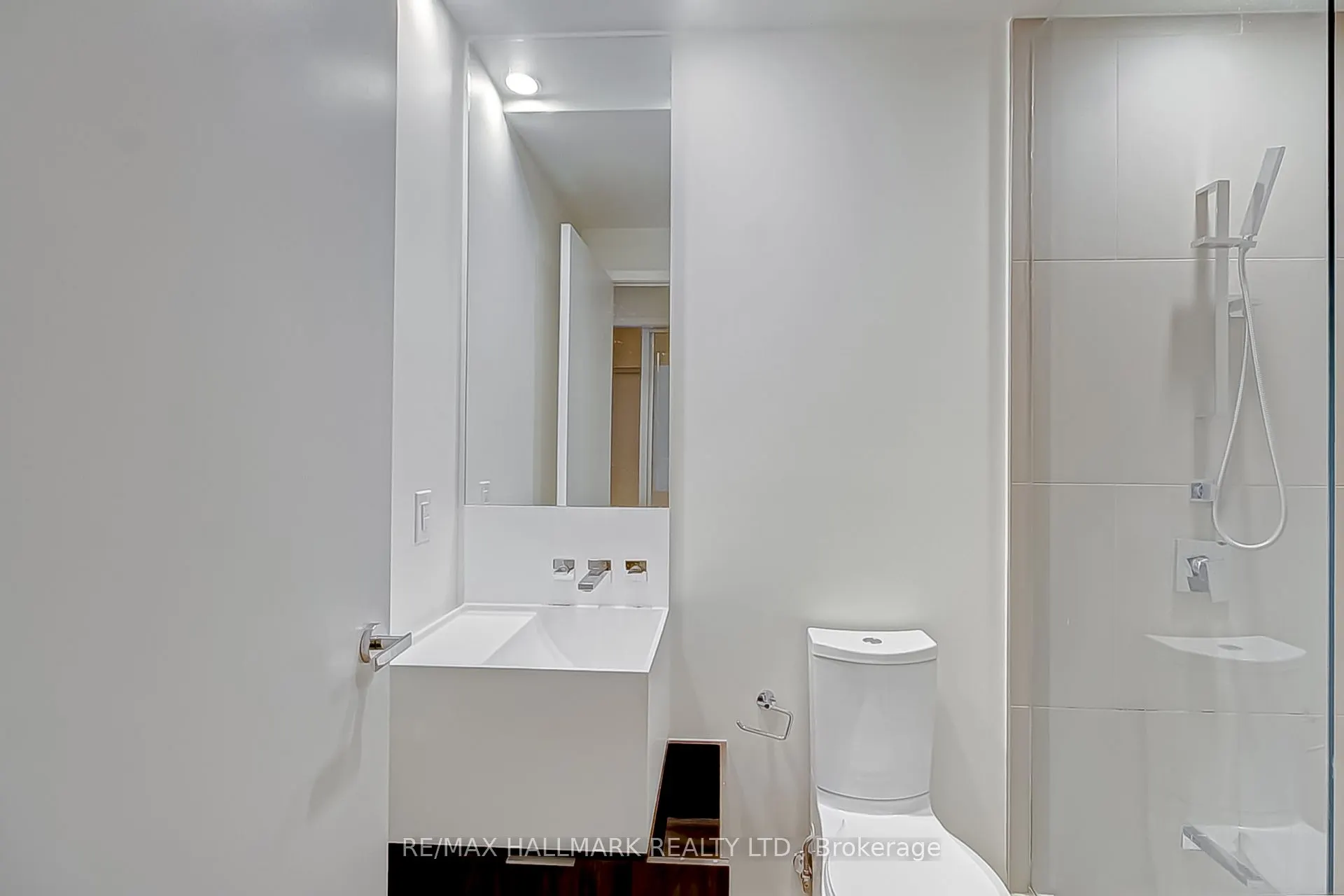 1 Bloor Street E, #314