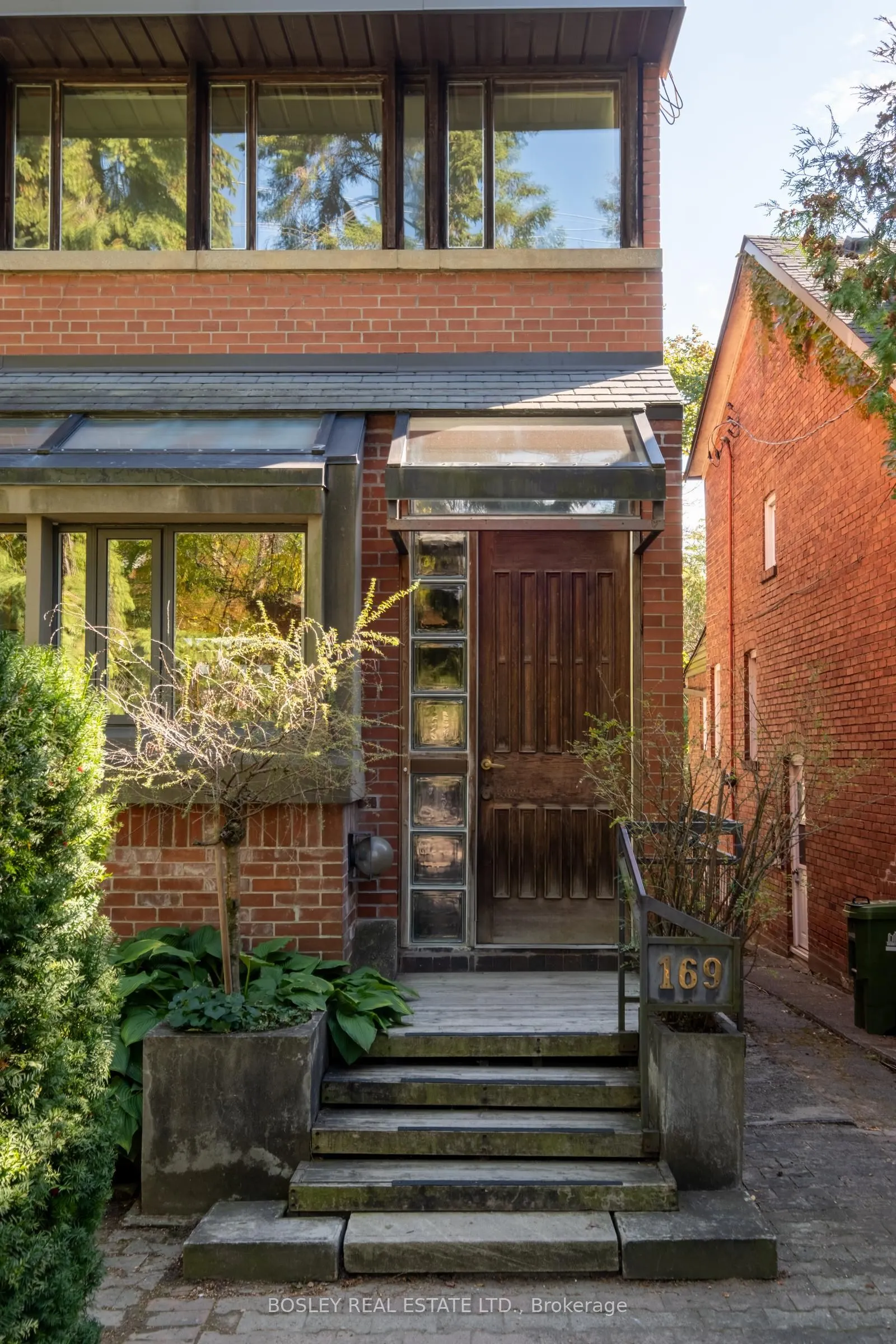 169 Heath Street E