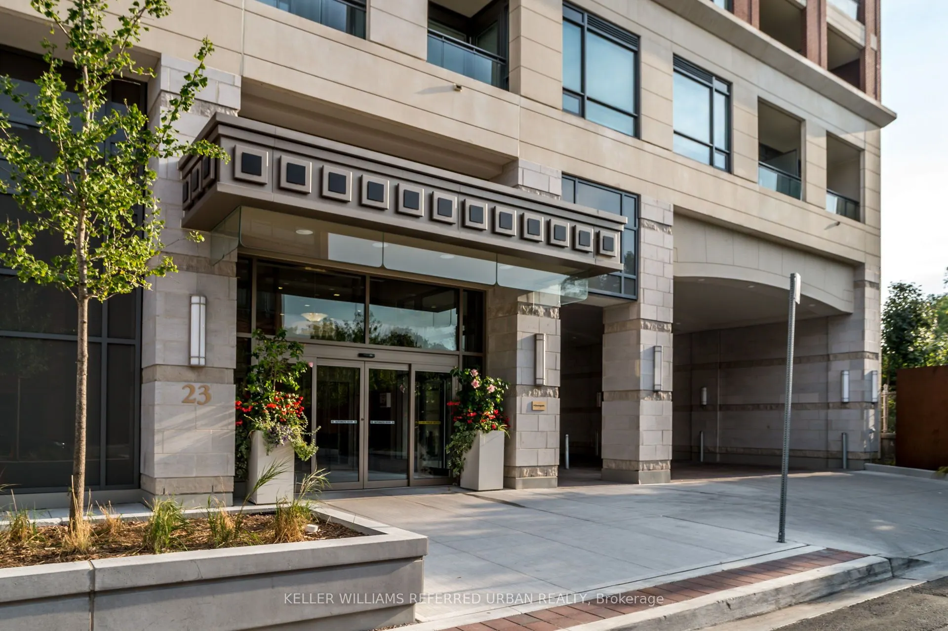 23 Glebe Road W, #725