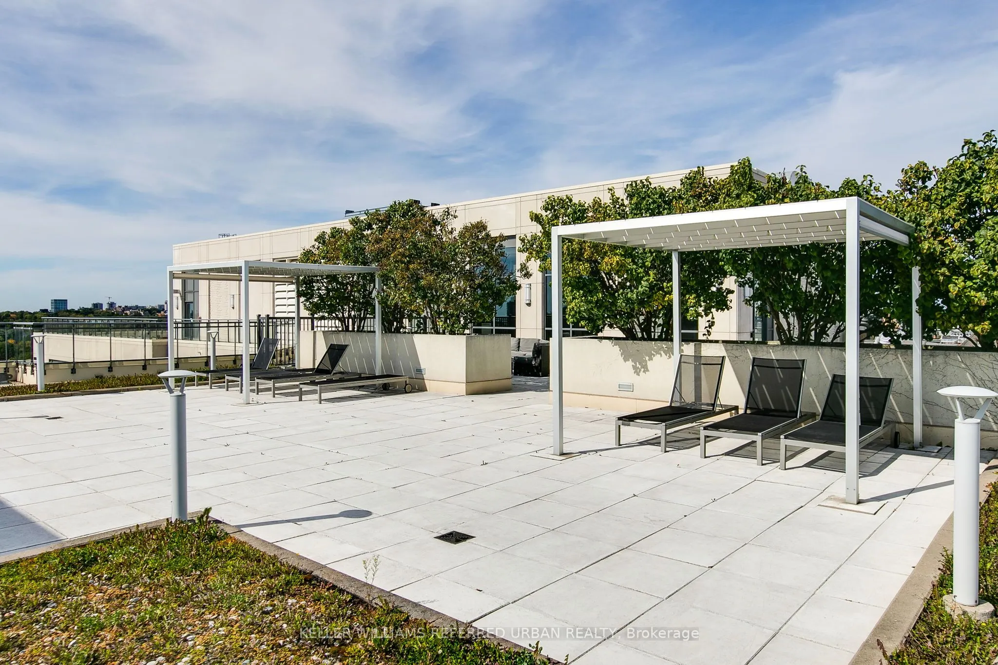 23 Glebe Road W, #725