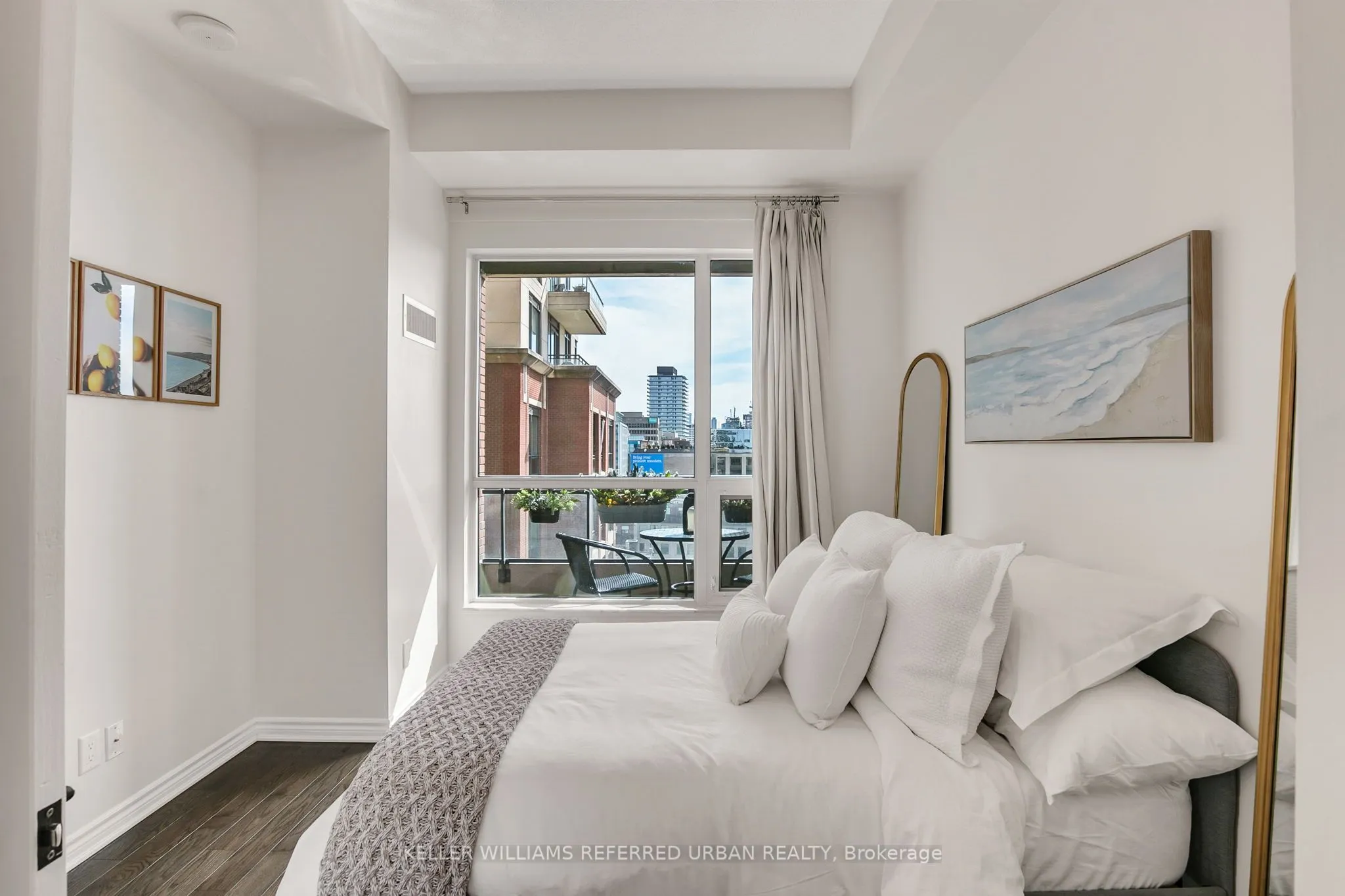 23 Glebe Road W, #725