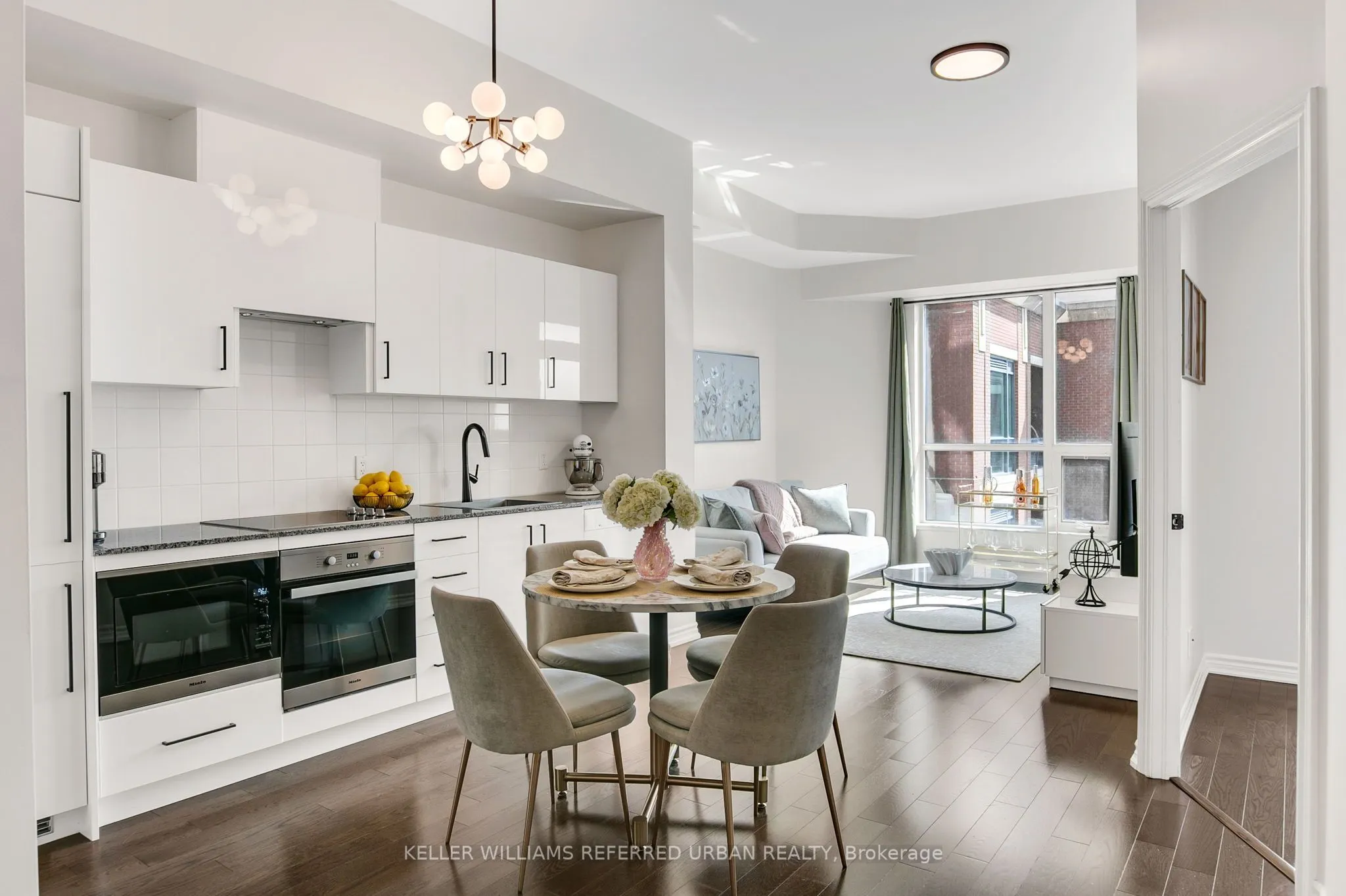 23 Glebe Road W, #725