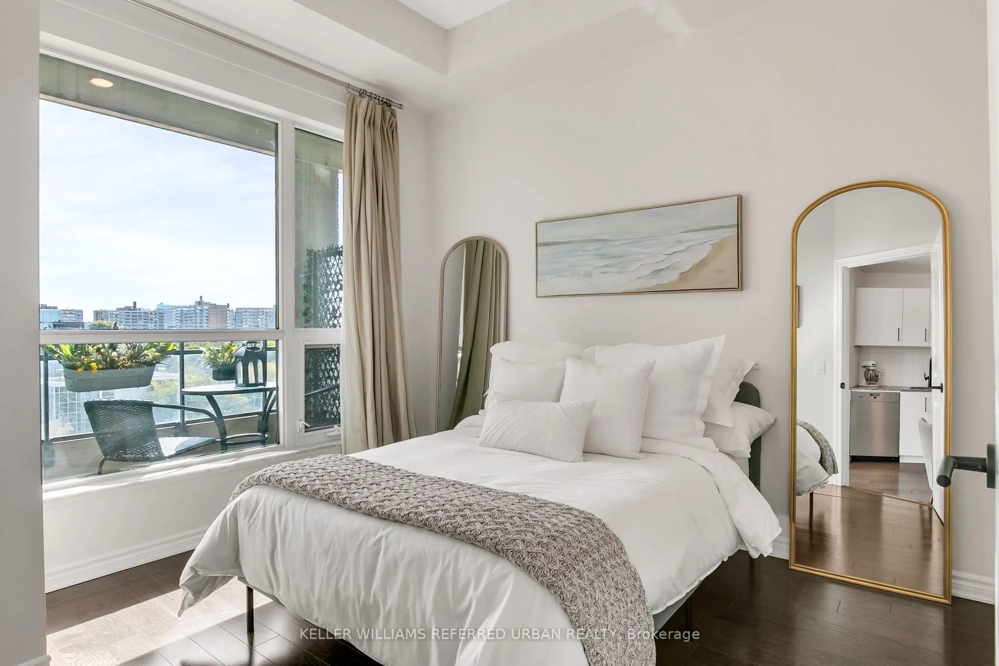 23 Glebe Road W, #725