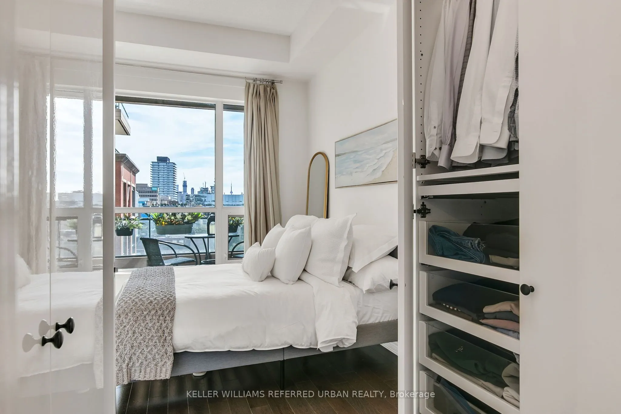 23 Glebe Road W, #725