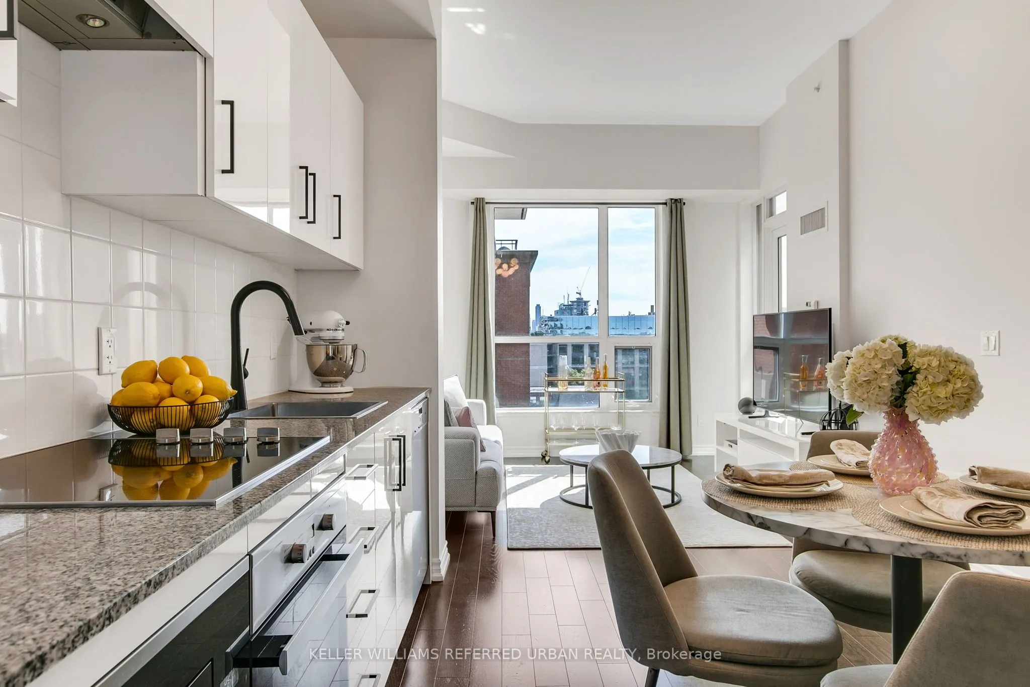 23 Glebe Road W, #725