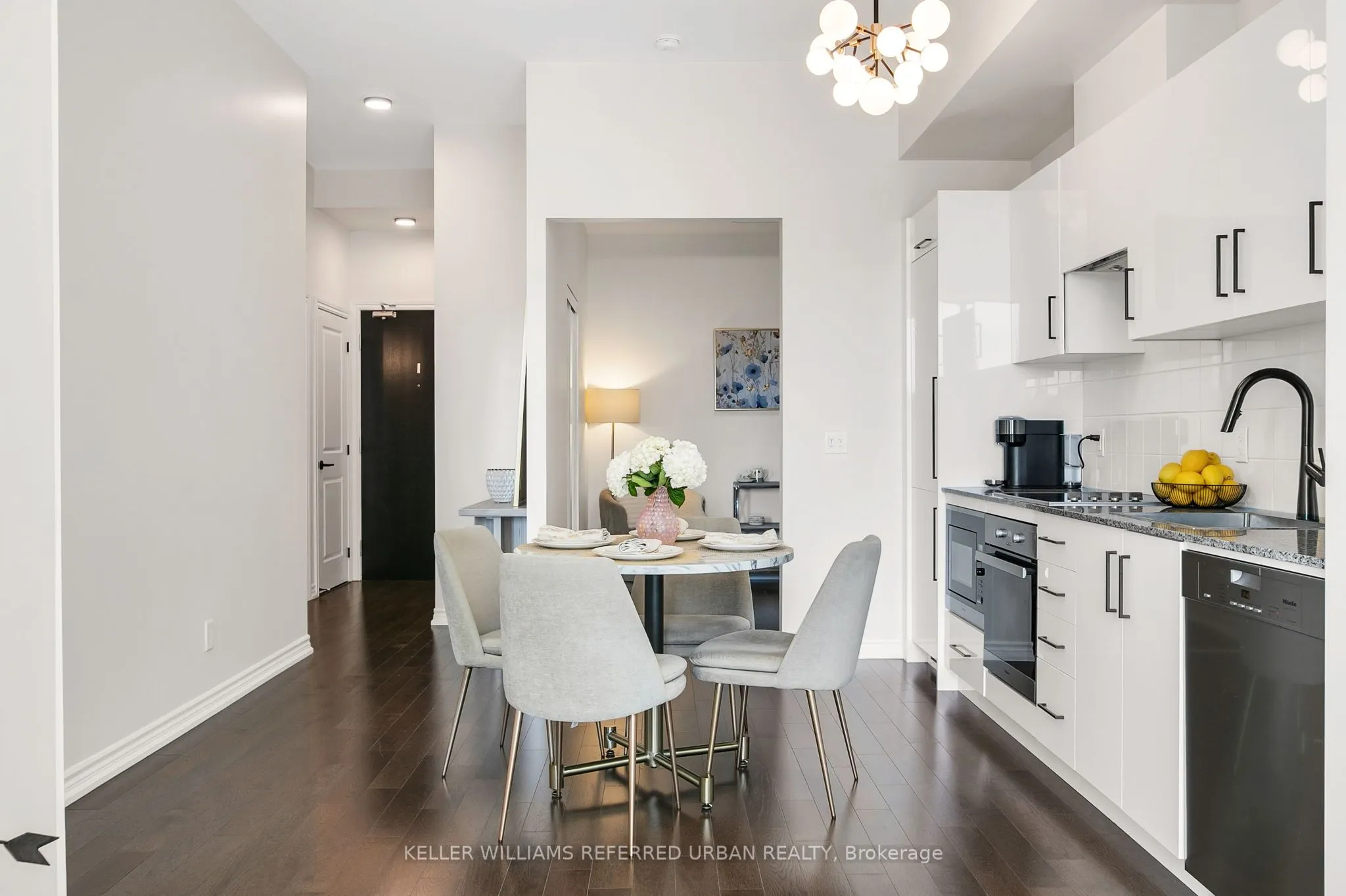 23 Glebe Road W, #725