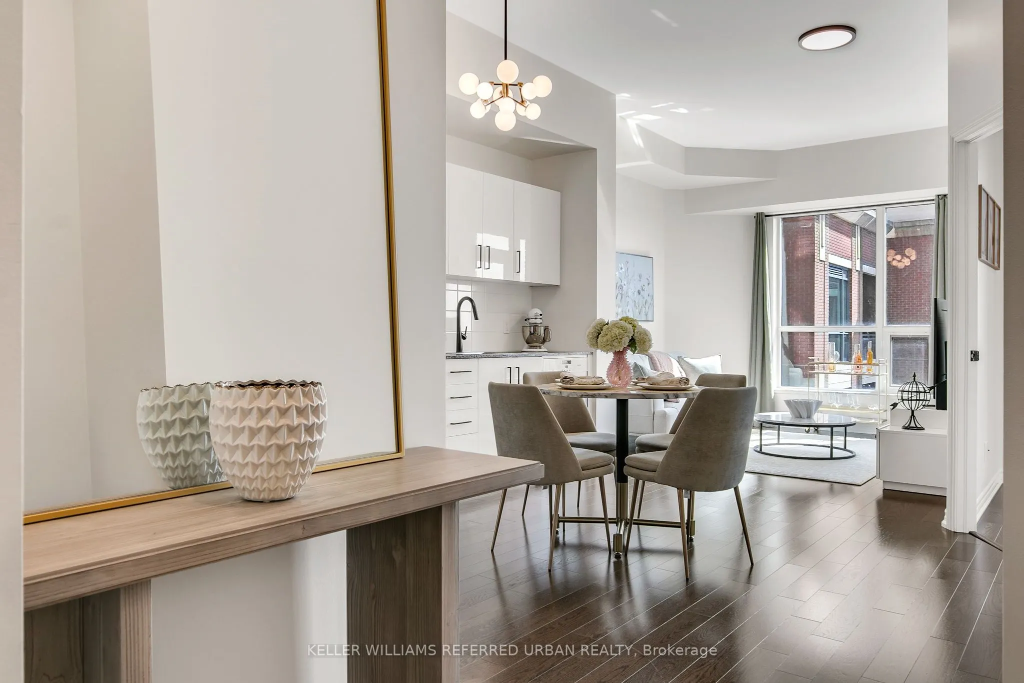 23 Glebe Road W, #725
