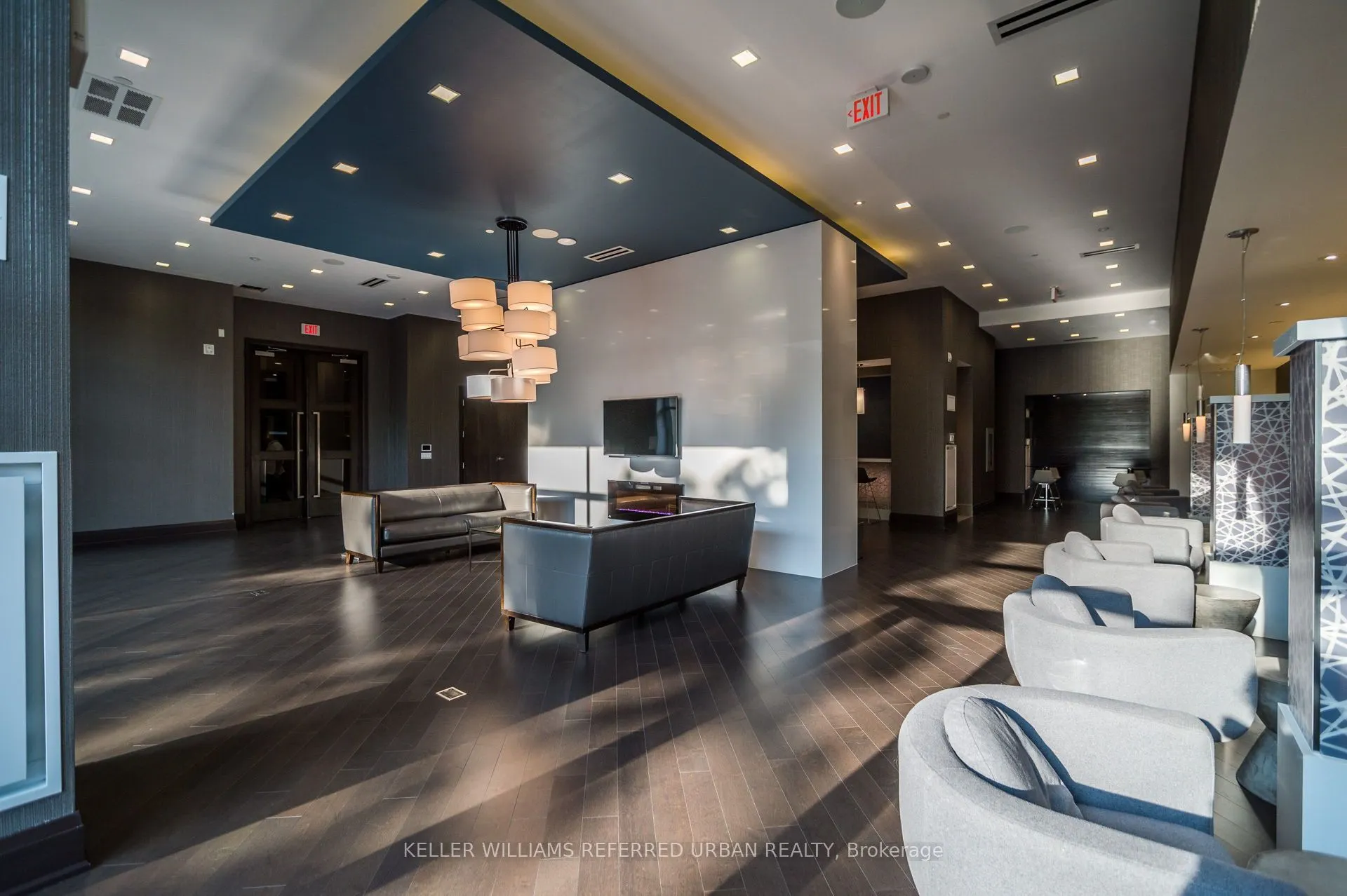 23 Glebe Road W, #725