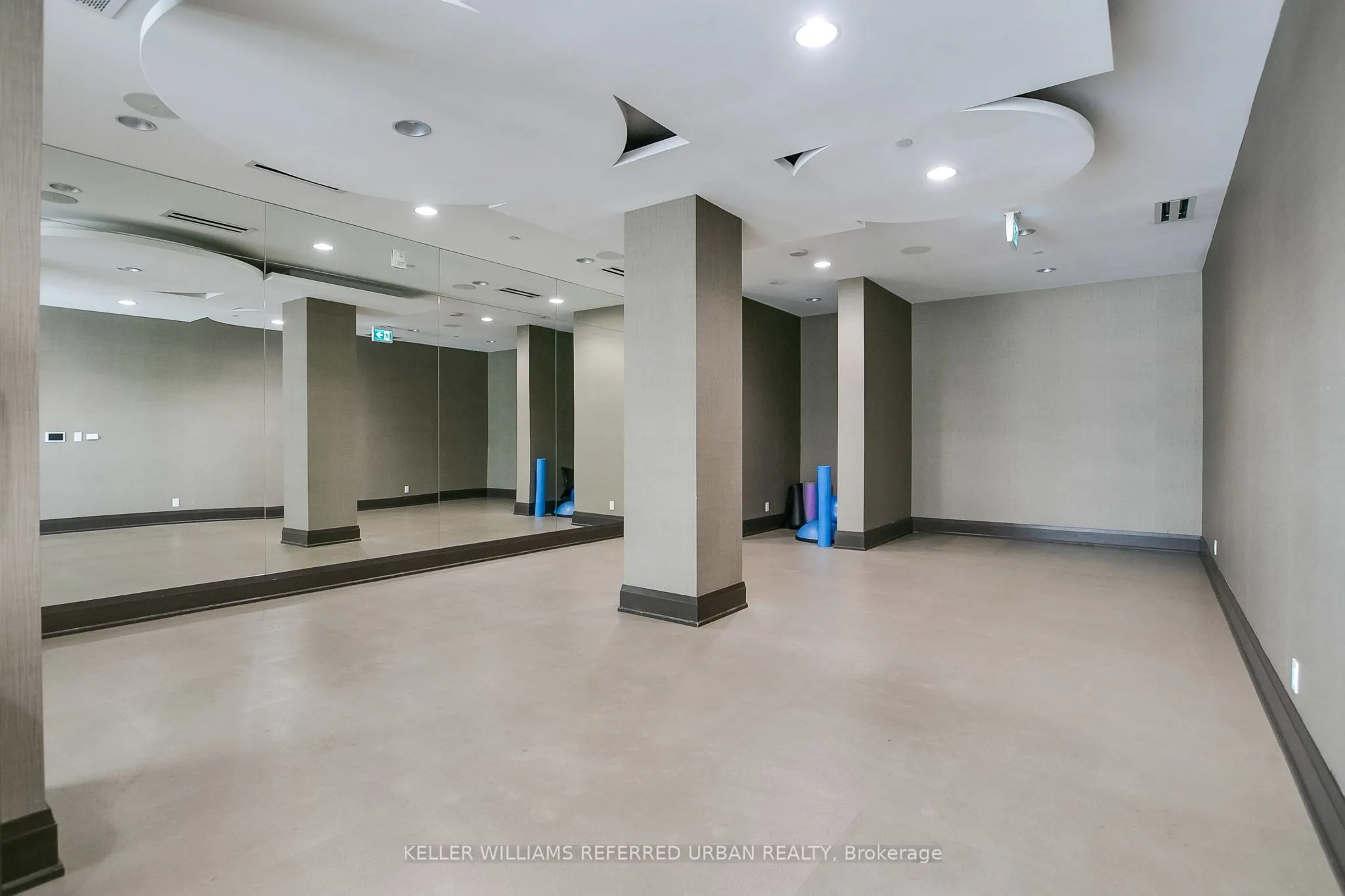 23 Glebe Road W, #725