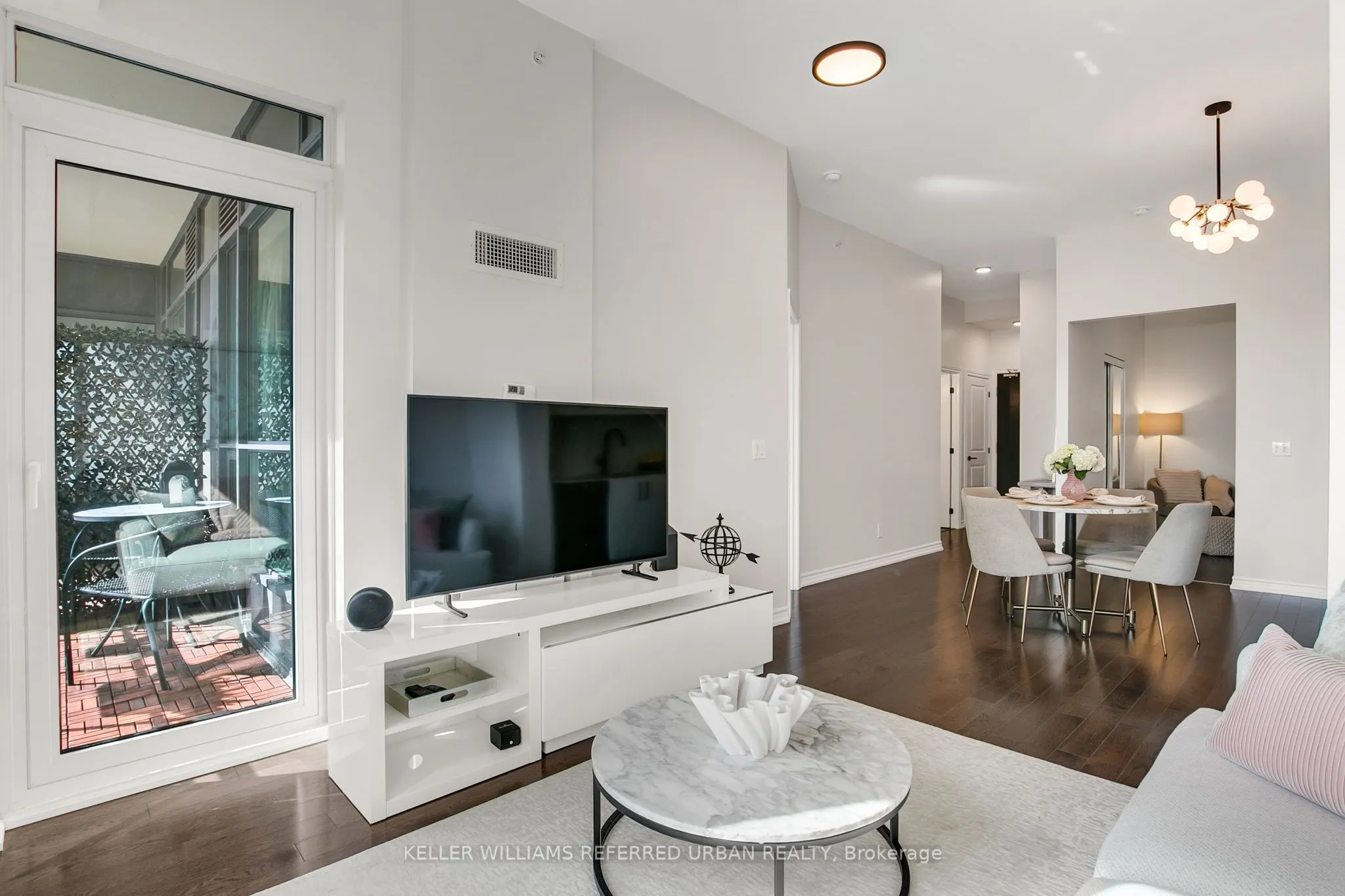 23 Glebe Road W, #725