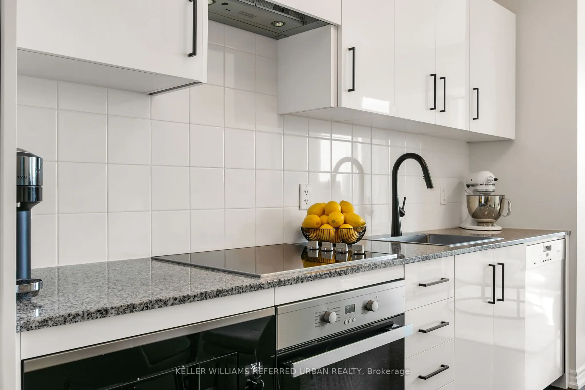 23 Glebe Road W, #725