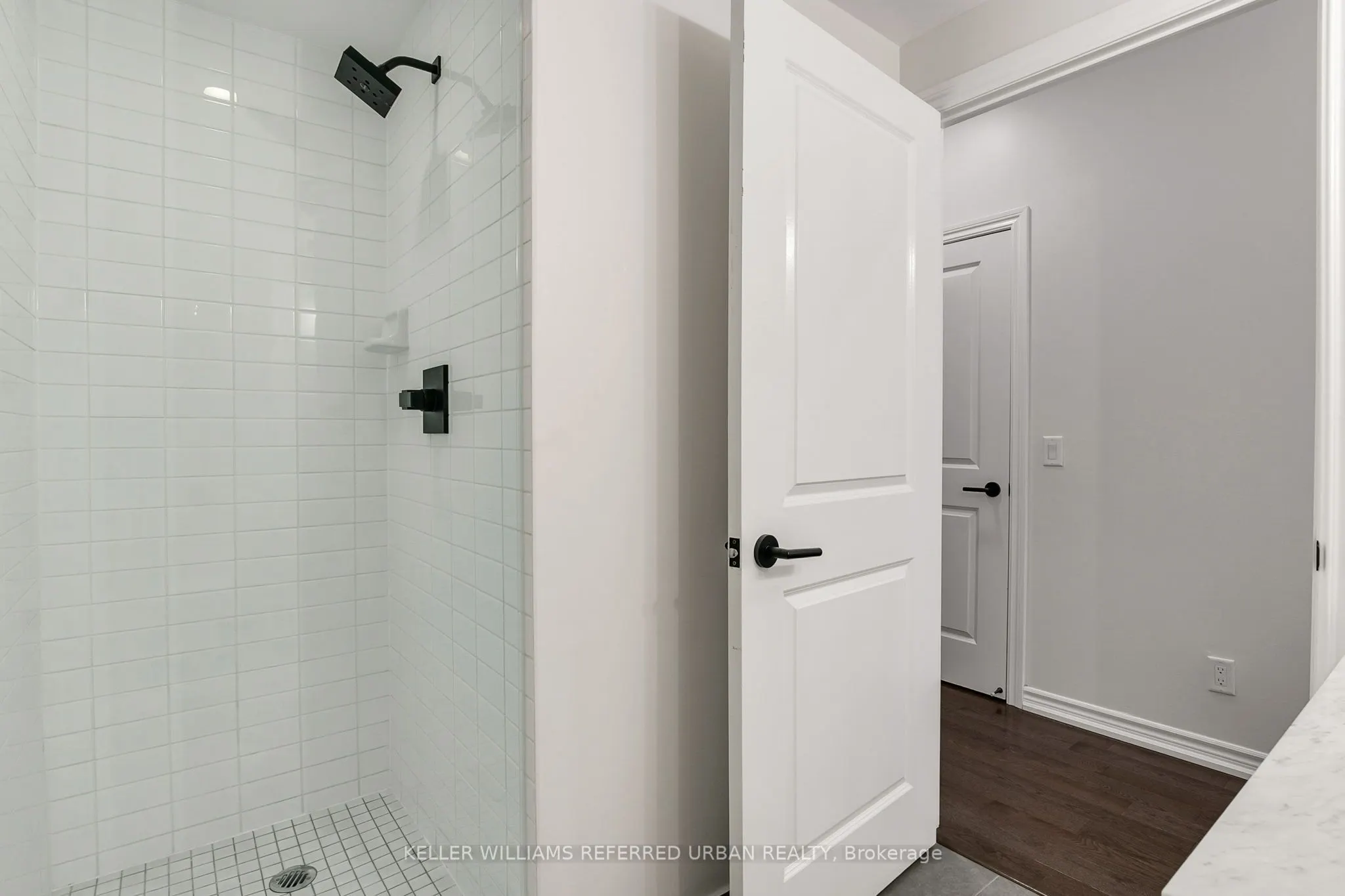 23 Glebe Road W, #725