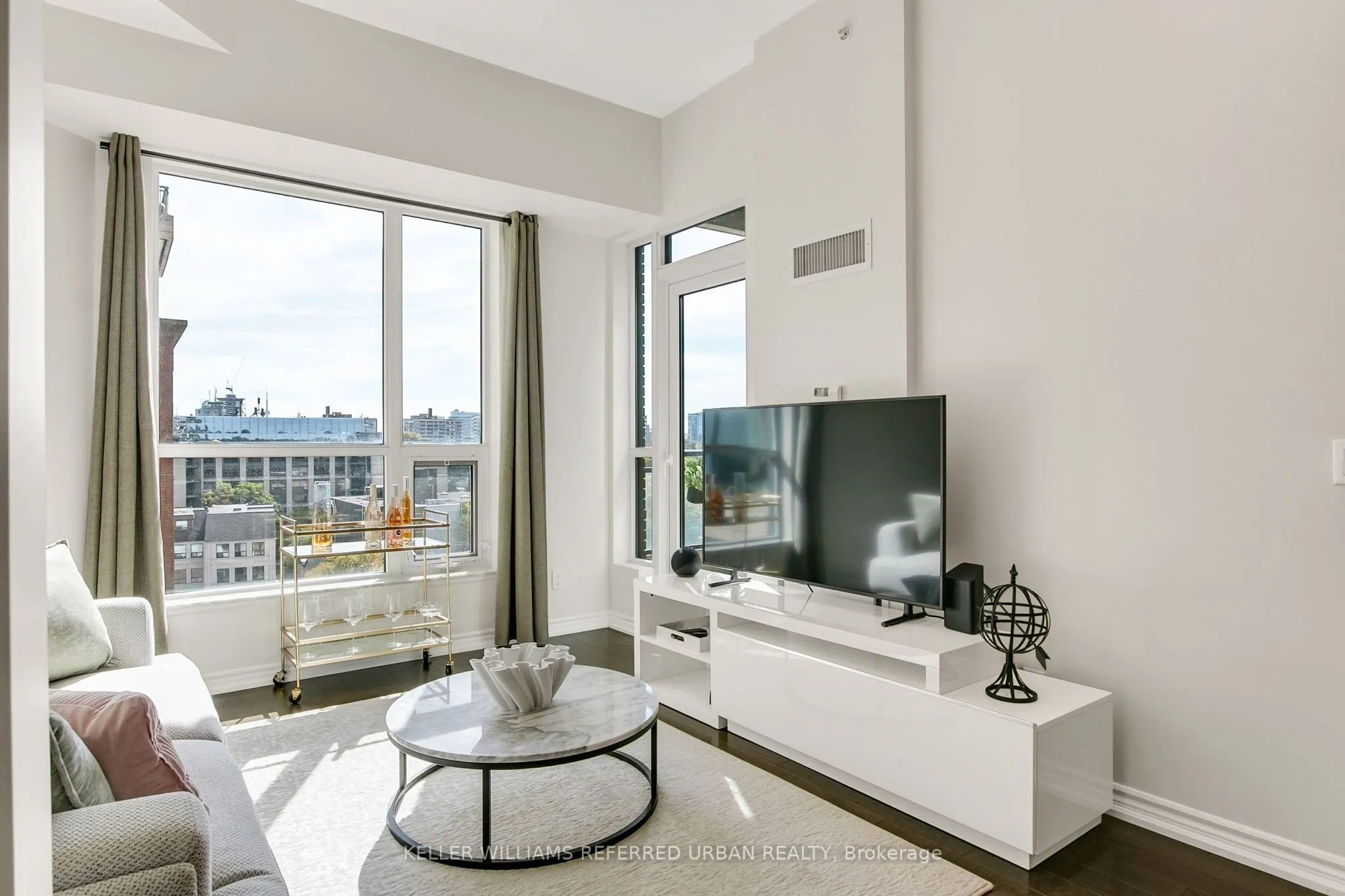 23 Glebe Road W, #725