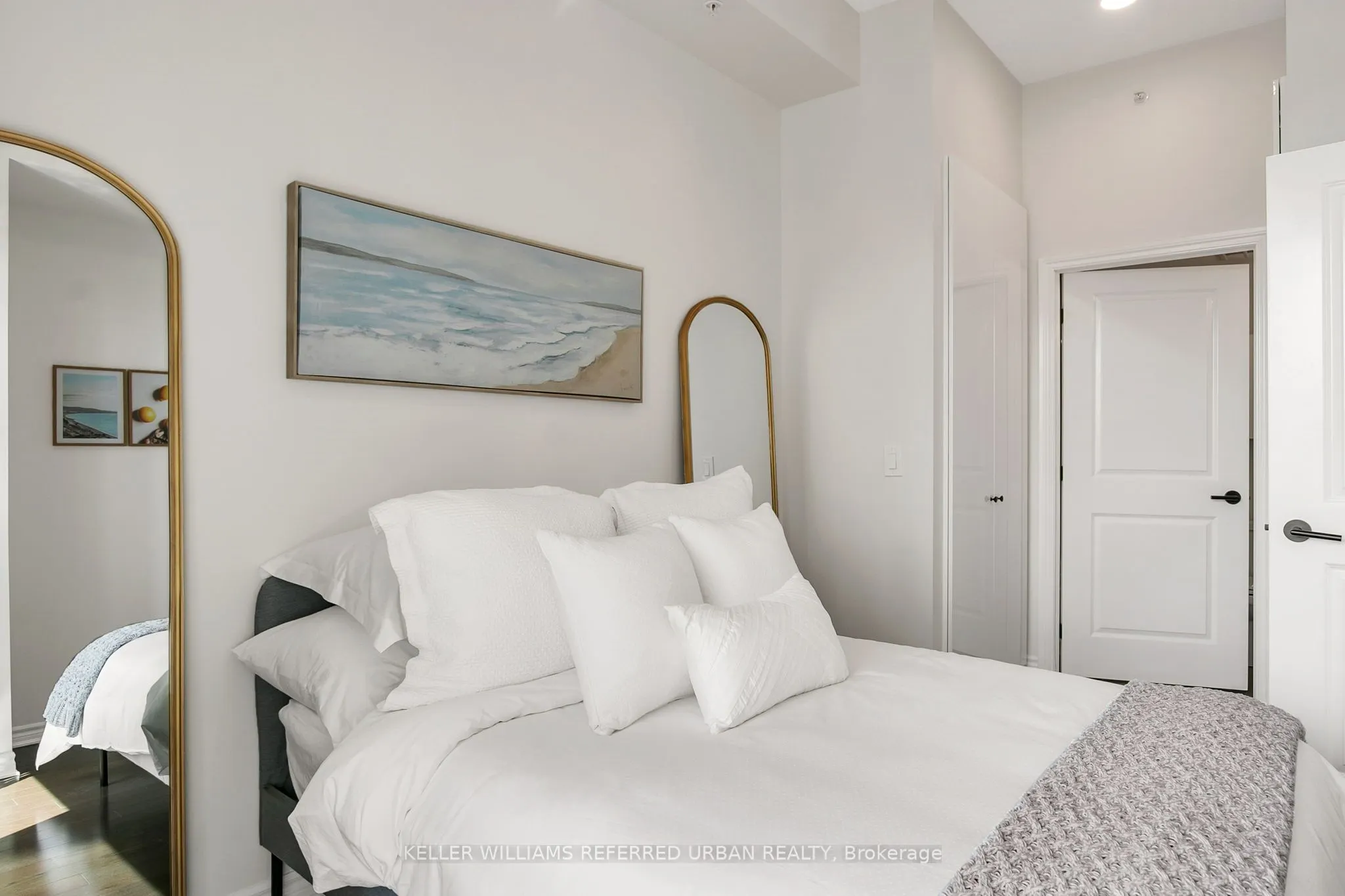 23 Glebe Road W, #725
