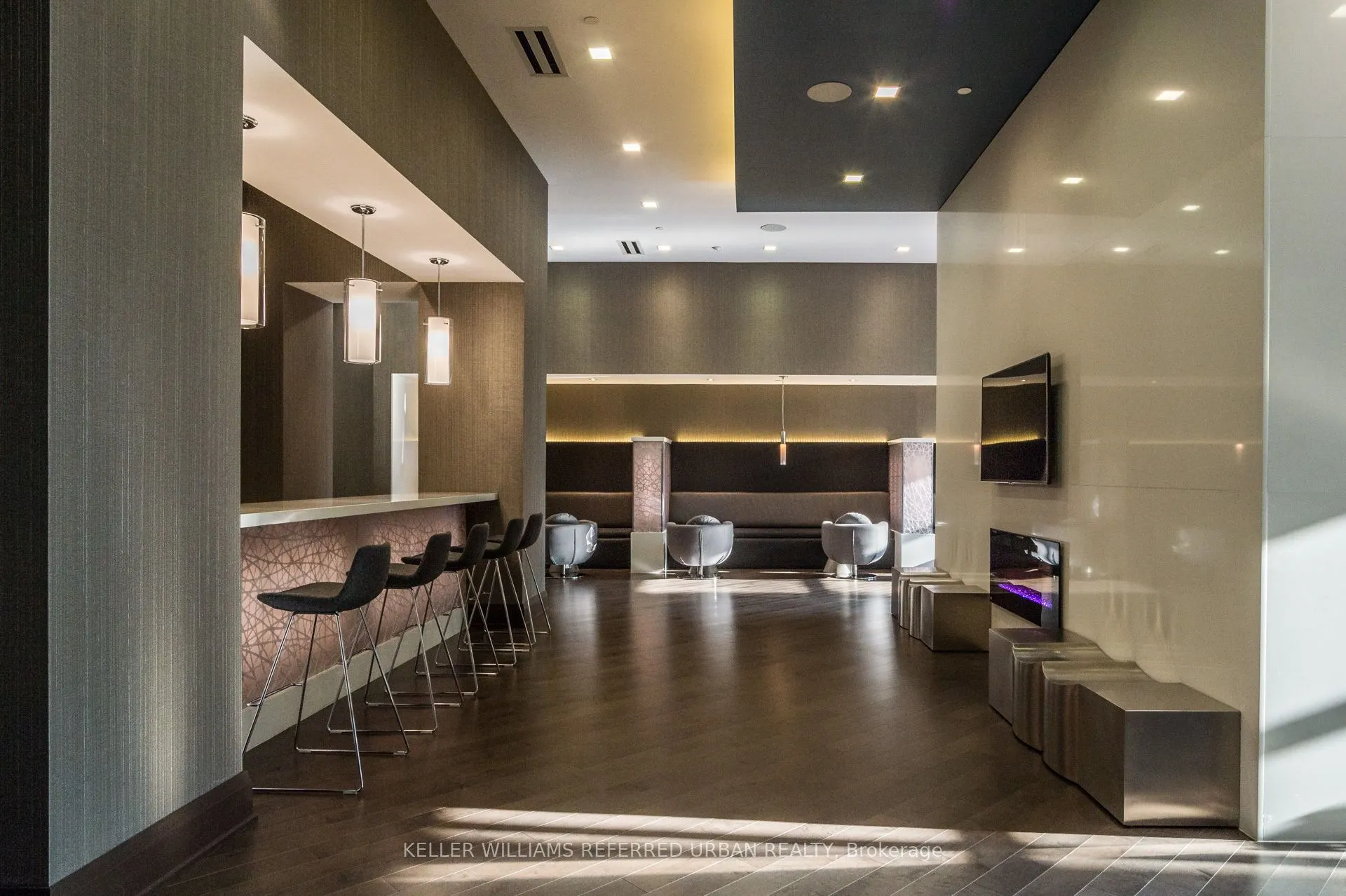 23 Glebe Road W, #725