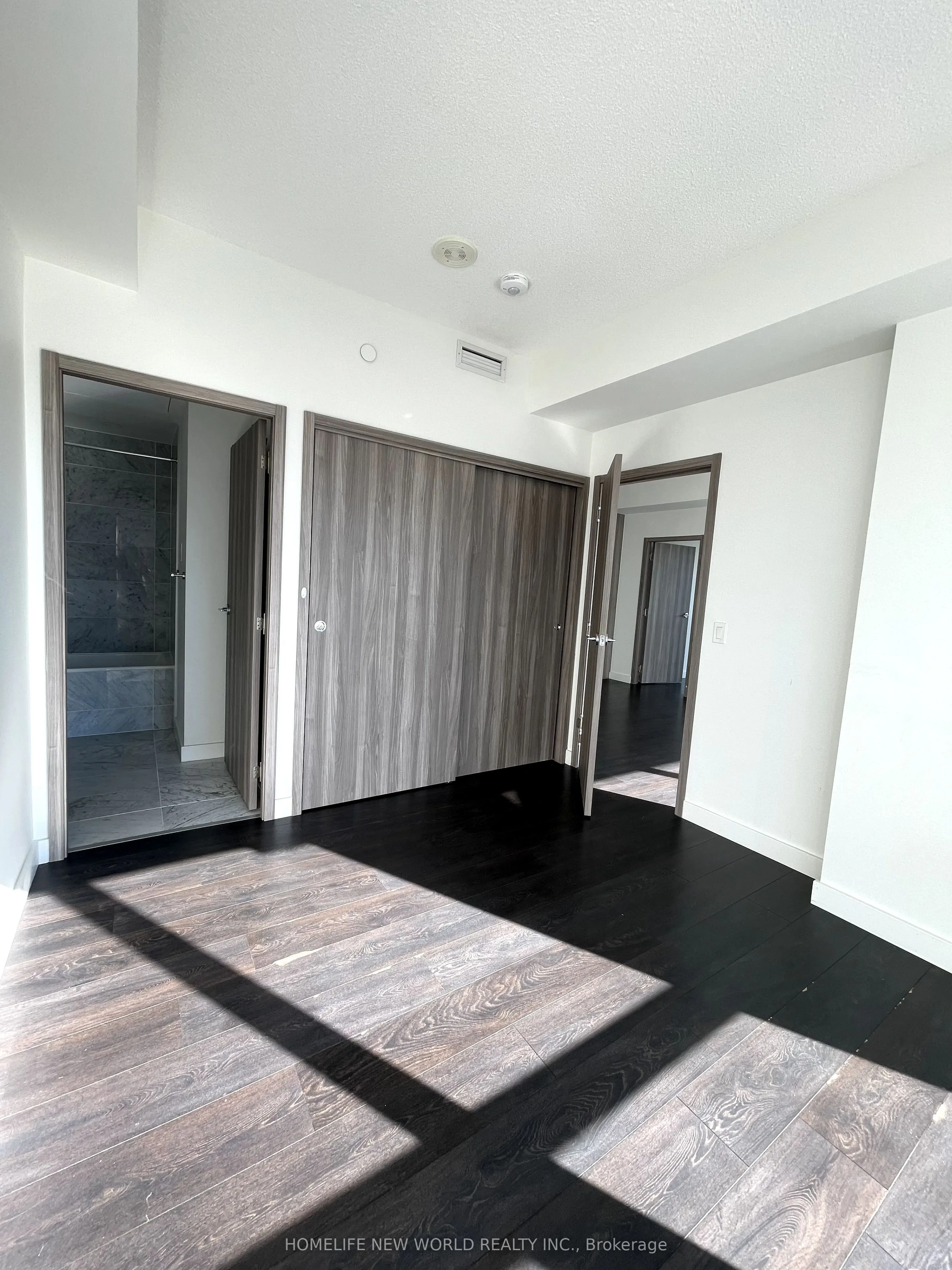 85 Mcmahon Drive, #806