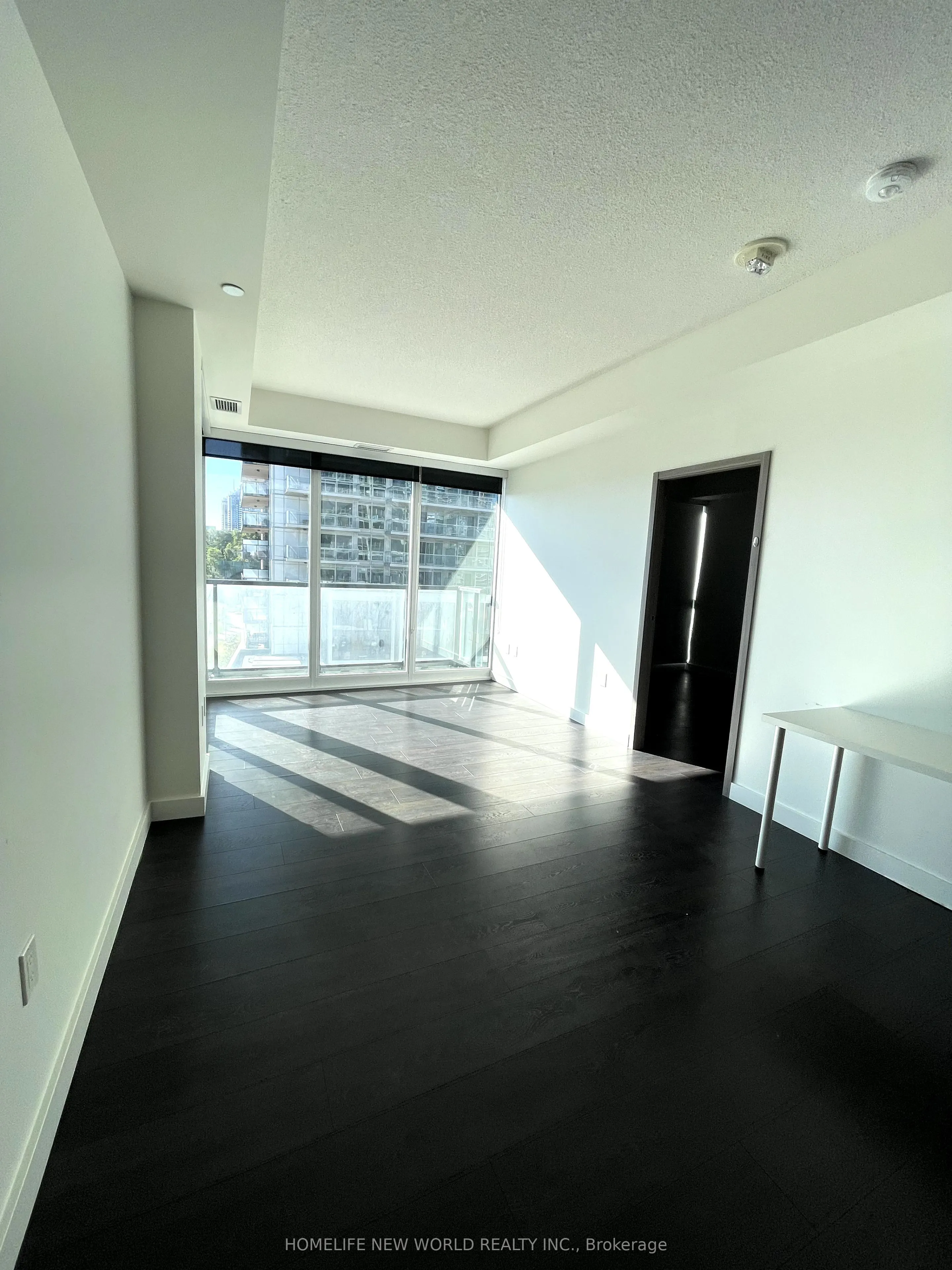 85 Mcmahon Drive, #806
