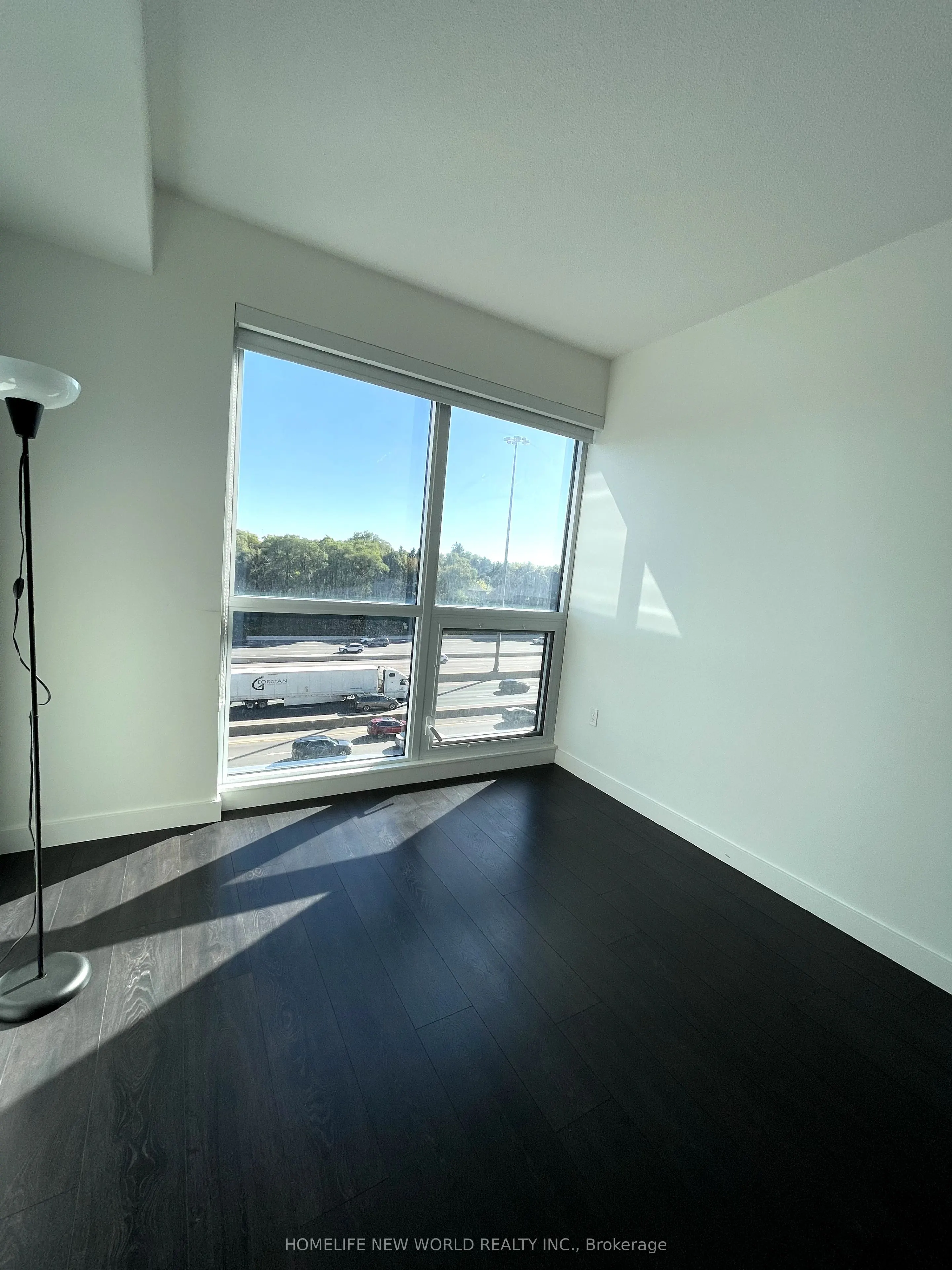 85 Mcmahon Drive, #806