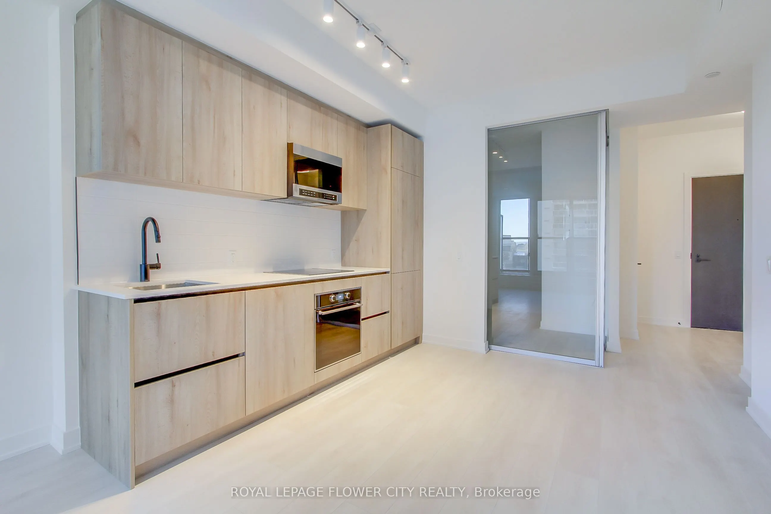117 Broadway Avenue, #706
