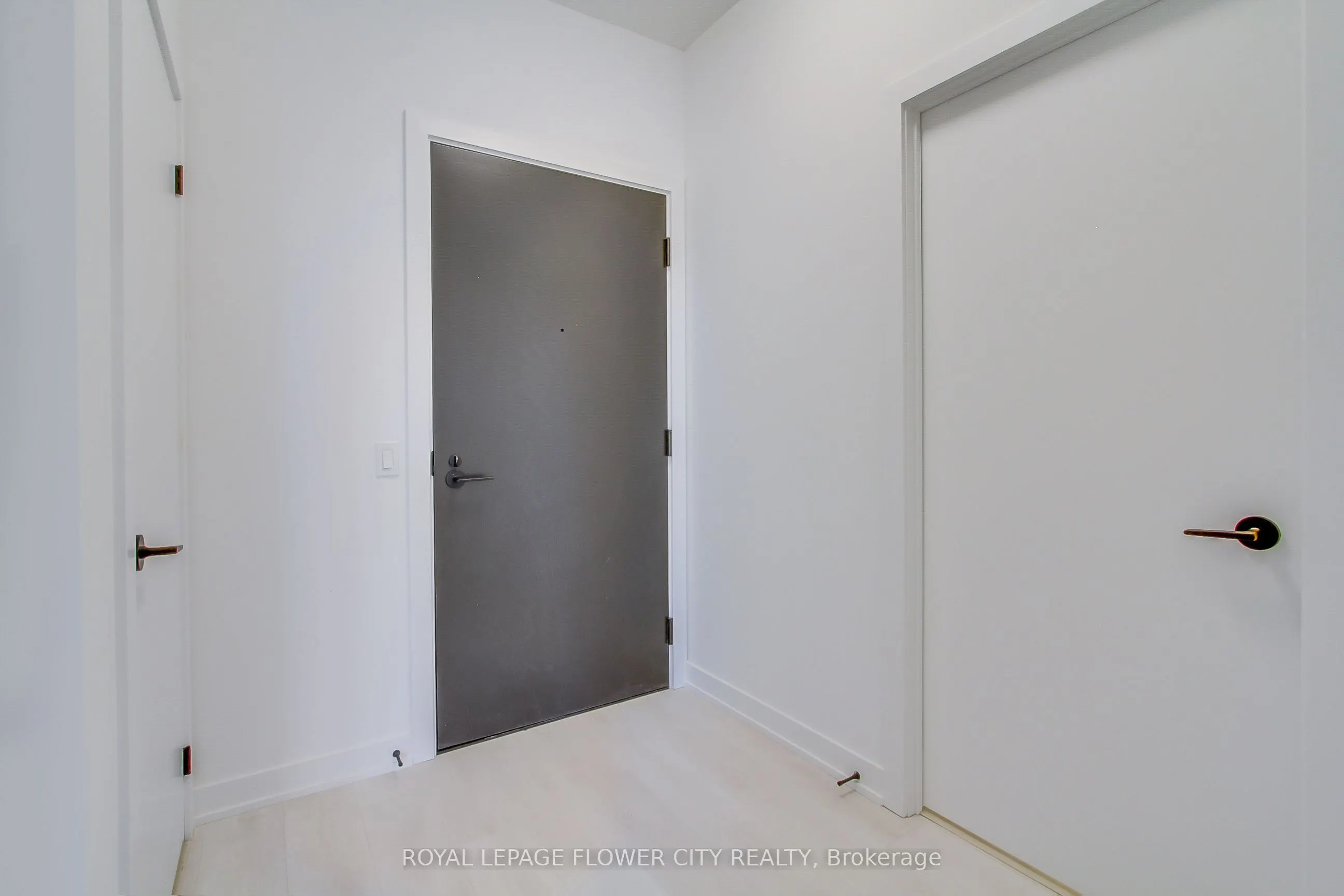 117 Broadway Avenue, #706