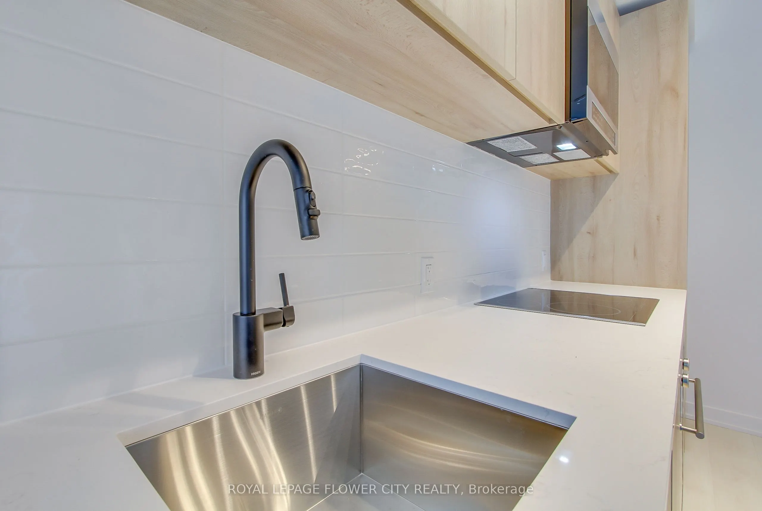 117 Broadway Avenue, #706