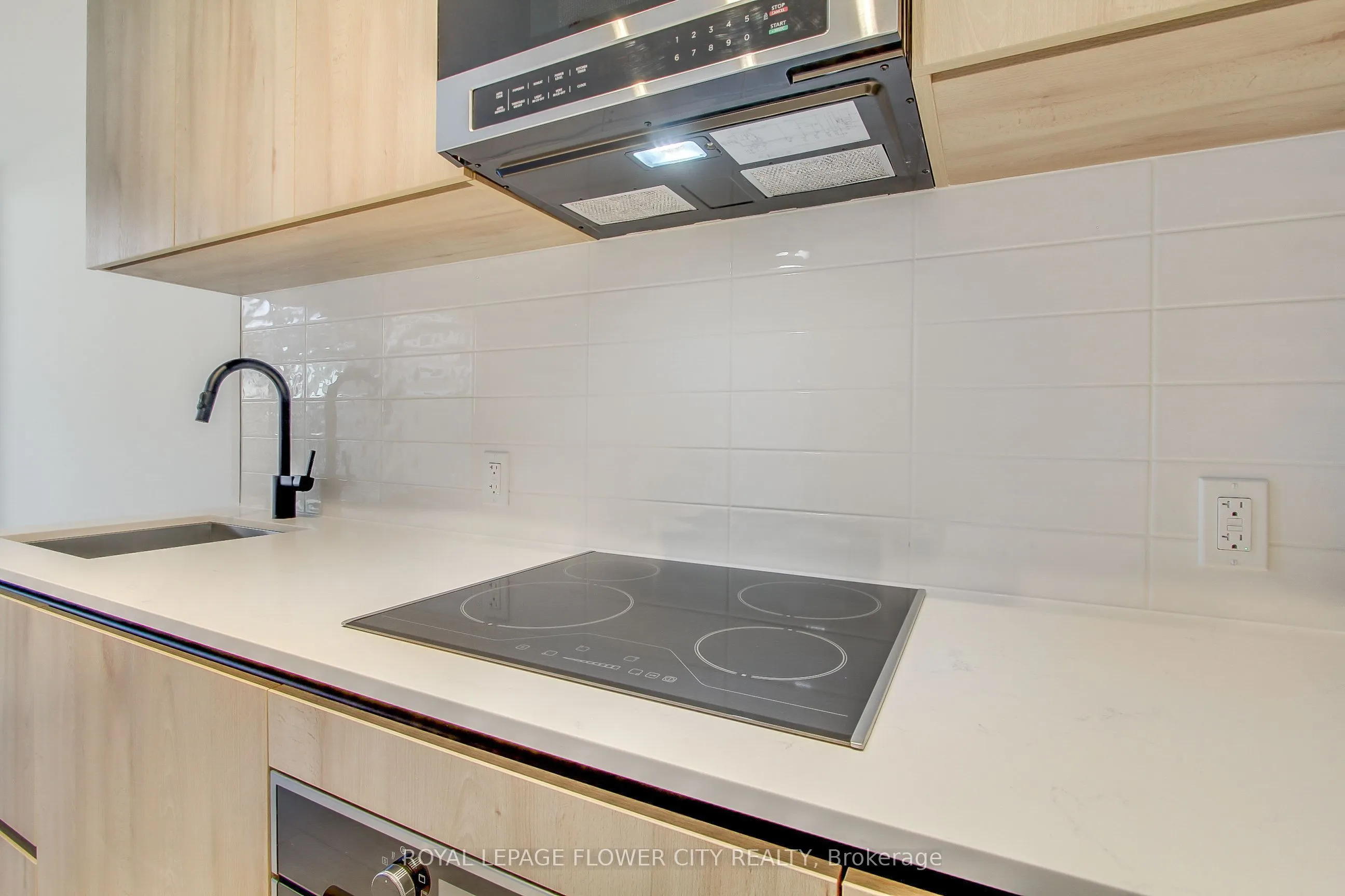 117 Broadway Avenue, #706