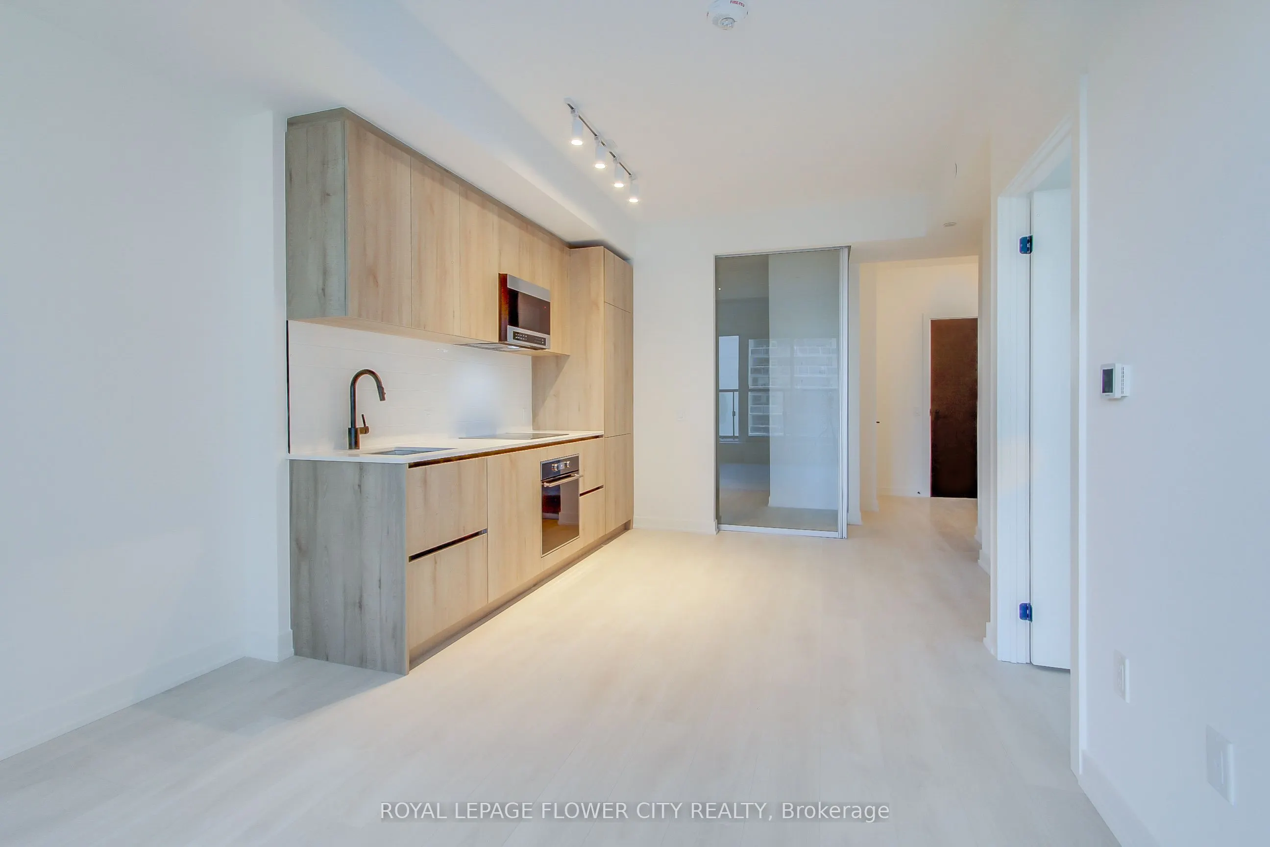 117 Broadway Avenue, #706