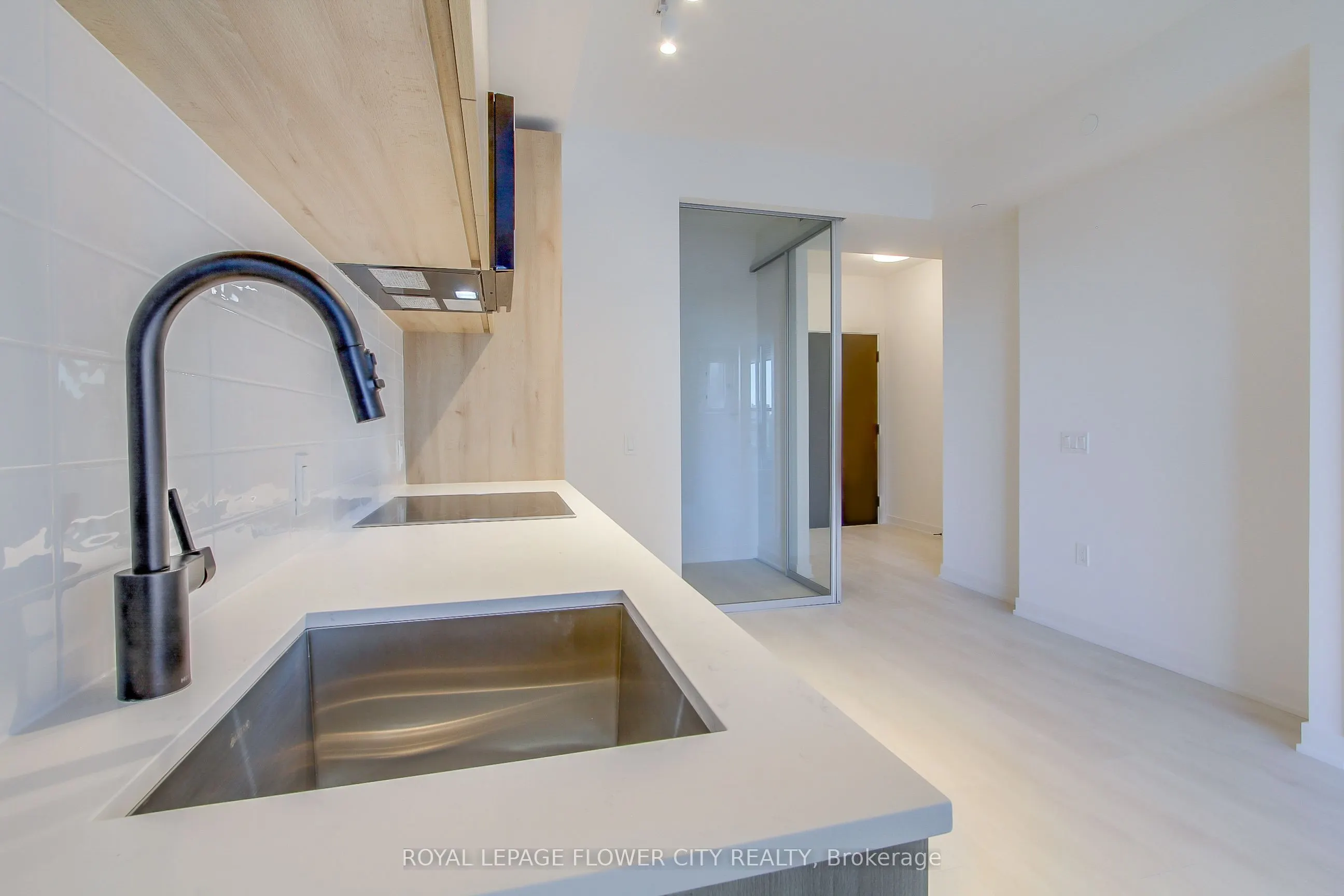117 Broadway Avenue, #706