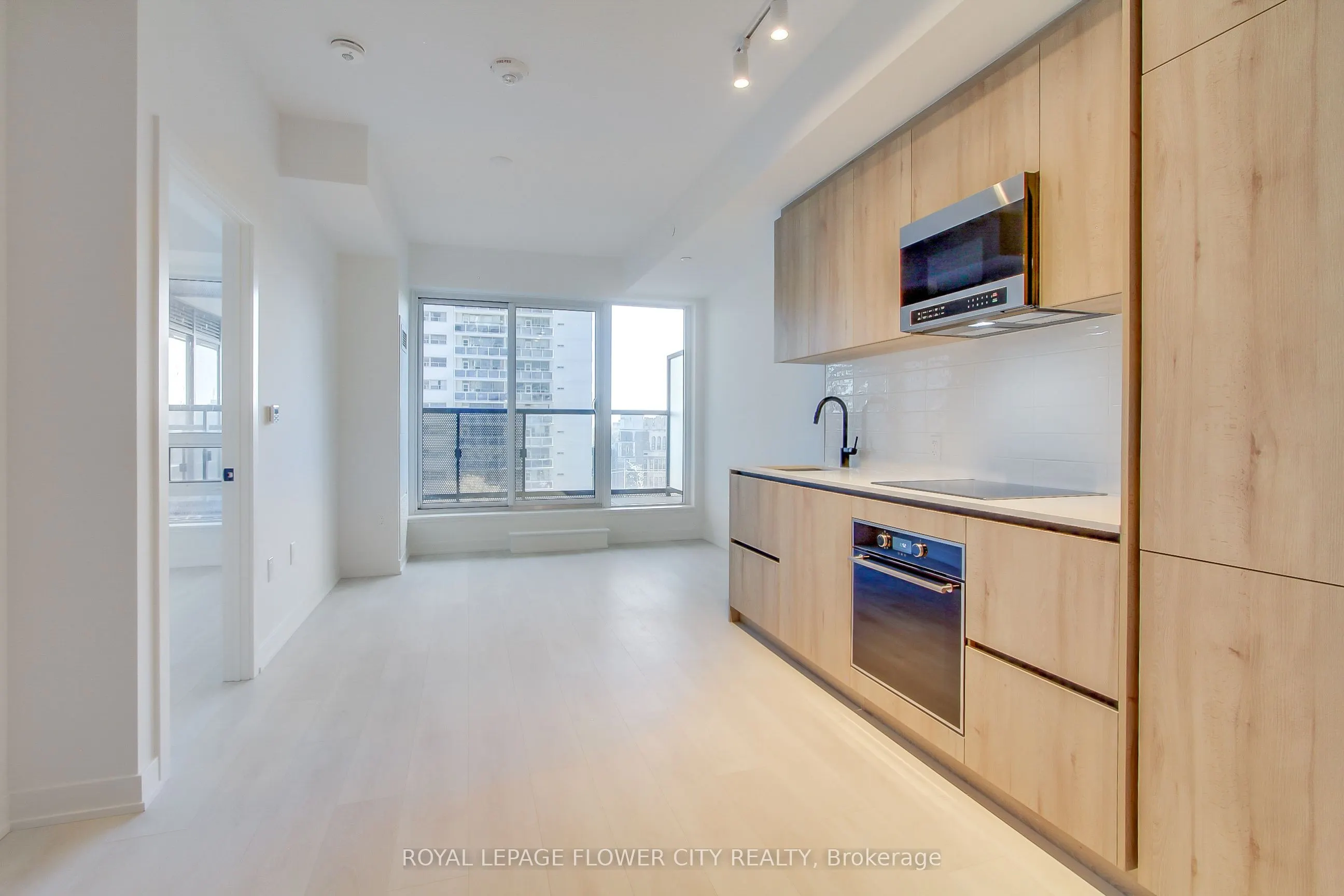 117 Broadway Avenue, #706