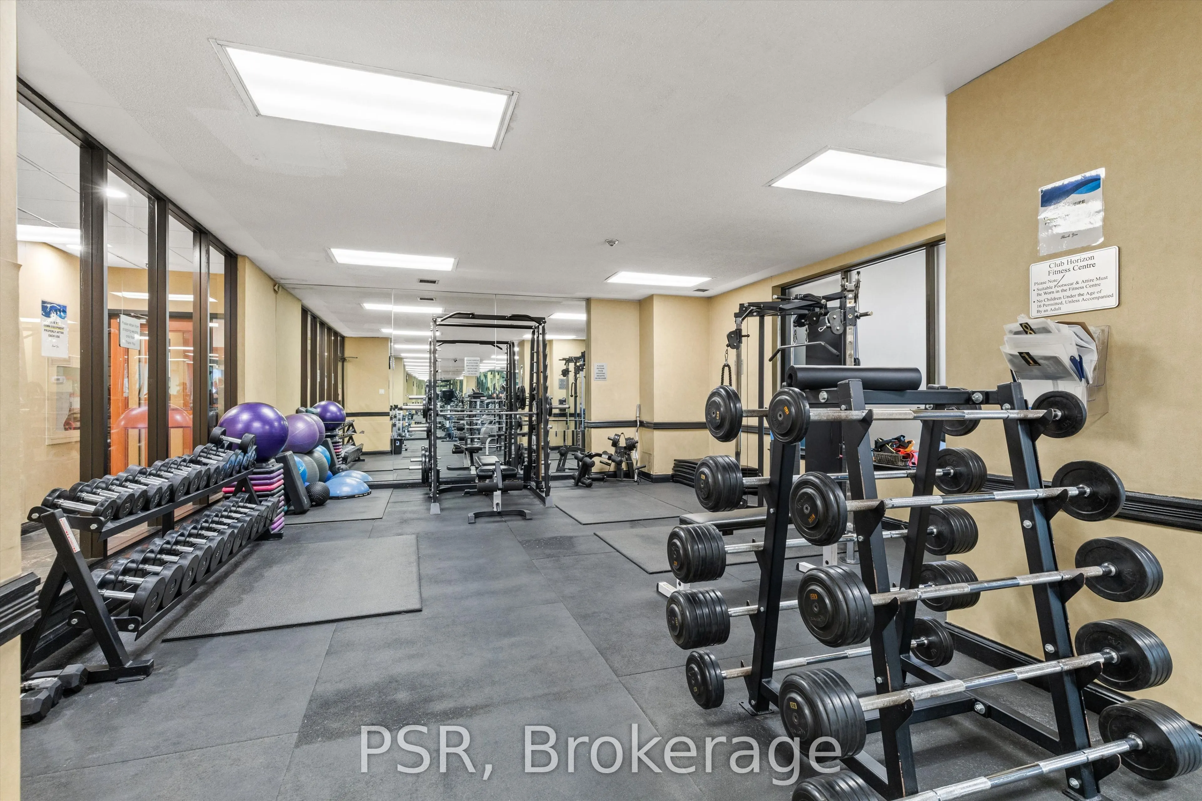 633 Bay Street, #901