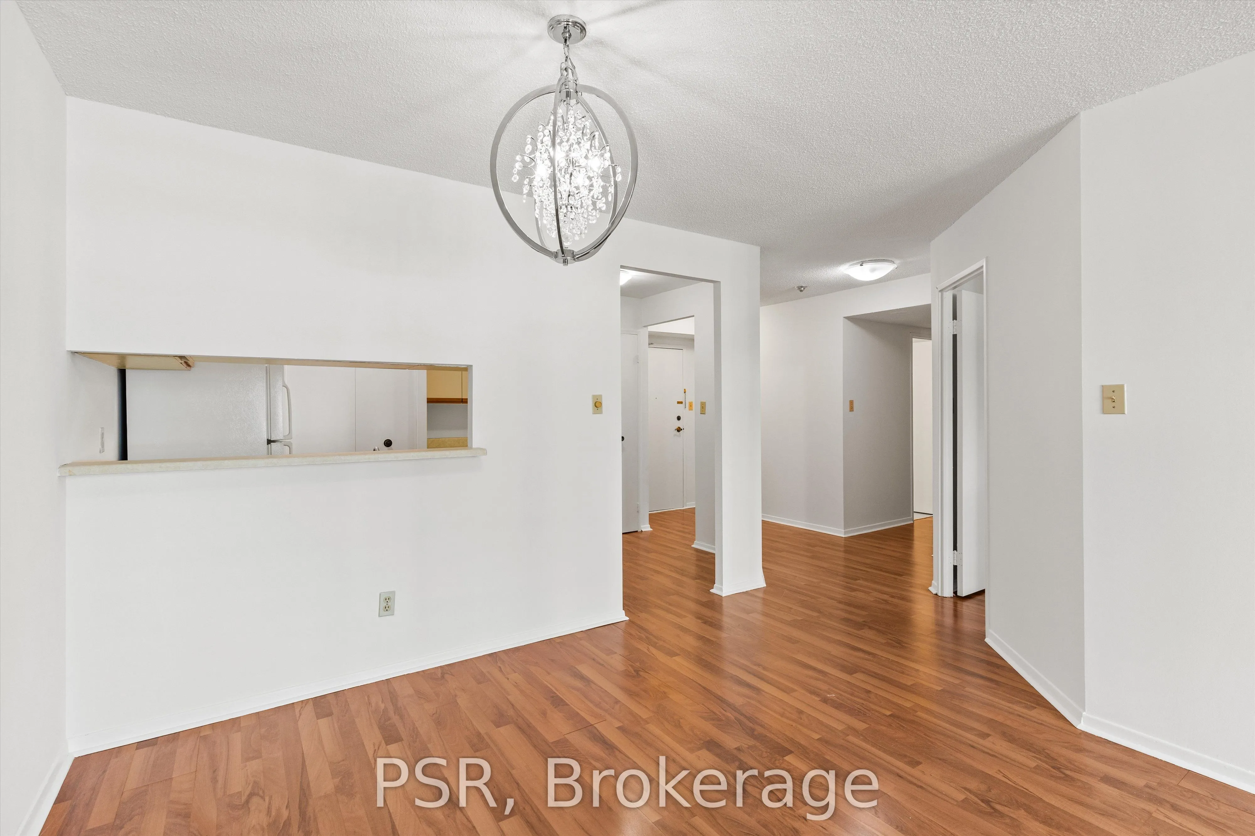 633 Bay Street, #901