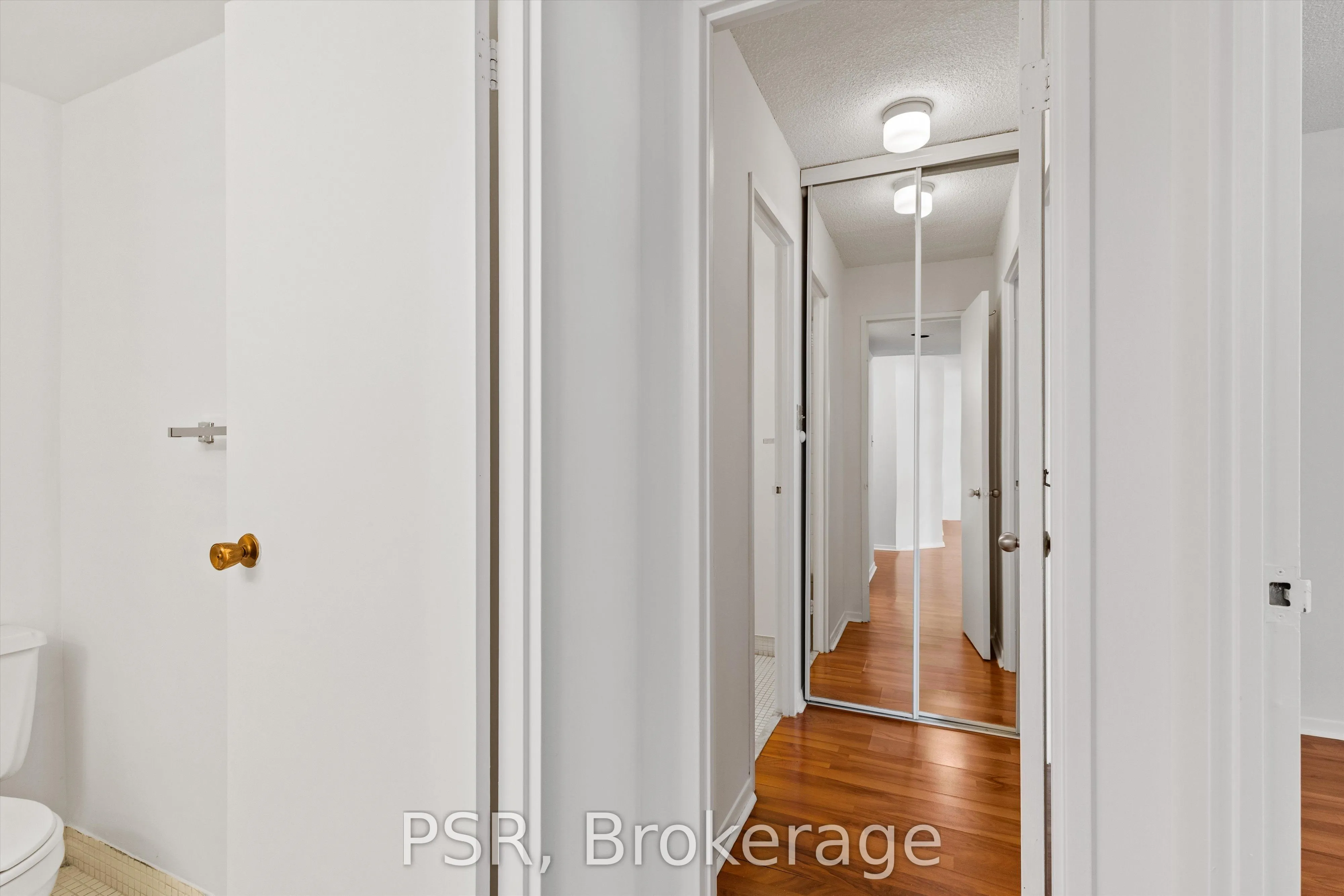 633 Bay Street, #901